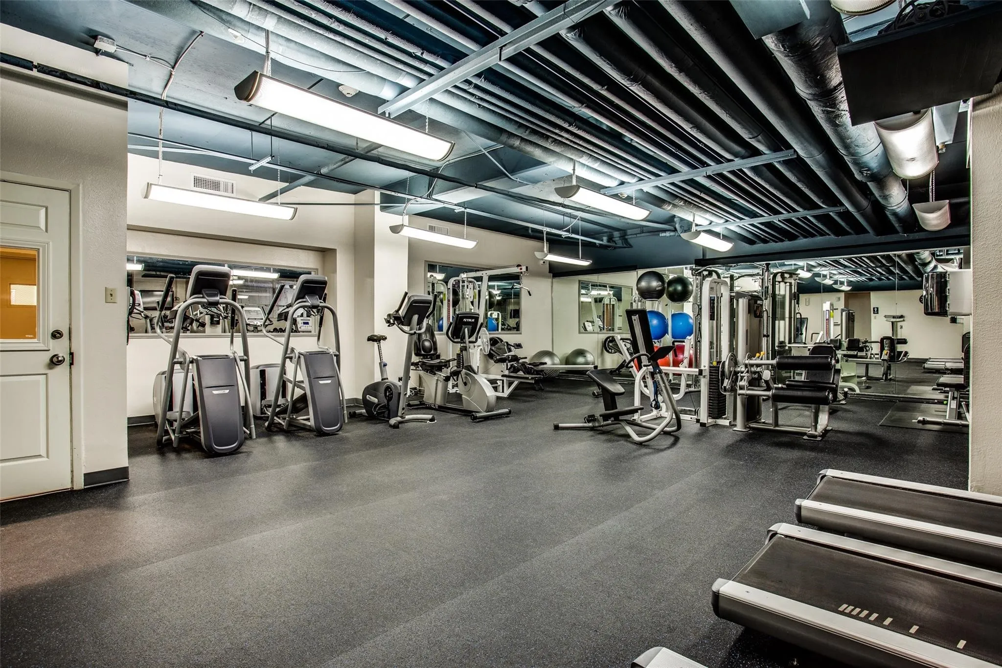 Condominium For Rent in Dallas County , 3883 Turtle Creek Boulevard 306, Dallas, Texas 75219, 2 Bedroom, 2 Bathroom, 2 Garage spaces, 971 Sqft, built in 1963, mls#21087369, Real Estate Agent in Dallas, Homes For Rent in Dallas county, Homes For Rent in Dallas, Realtor in Dallas Texas, Real Estate Brokerage Independent Realty Texas, Luminita Cordes Realtor