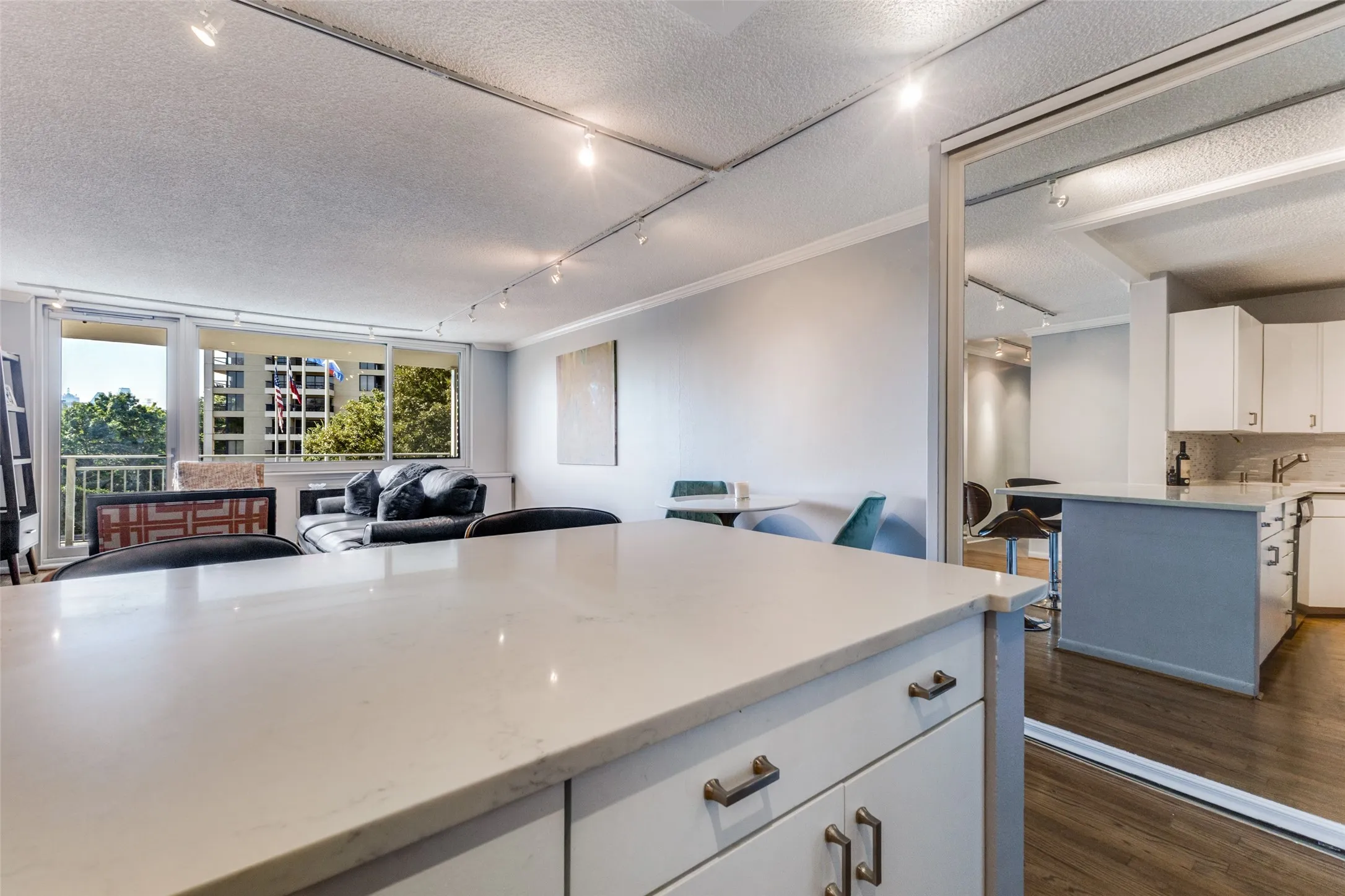 Condominium For Rent in Dallas County , 3883 Turtle Creek Boulevard 306, Dallas, Texas 75219, 2 Bedroom, 2 Bathroom, 2 Garage spaces, 971 Sqft, built in 1963, mls#21087369, Real Estate Agent in Dallas, Homes For Rent in Dallas county, Homes For Rent in Dallas, Realtor in Dallas Texas, Real Estate Brokerage Independent Realty Texas, Luminita Cordes Realtor