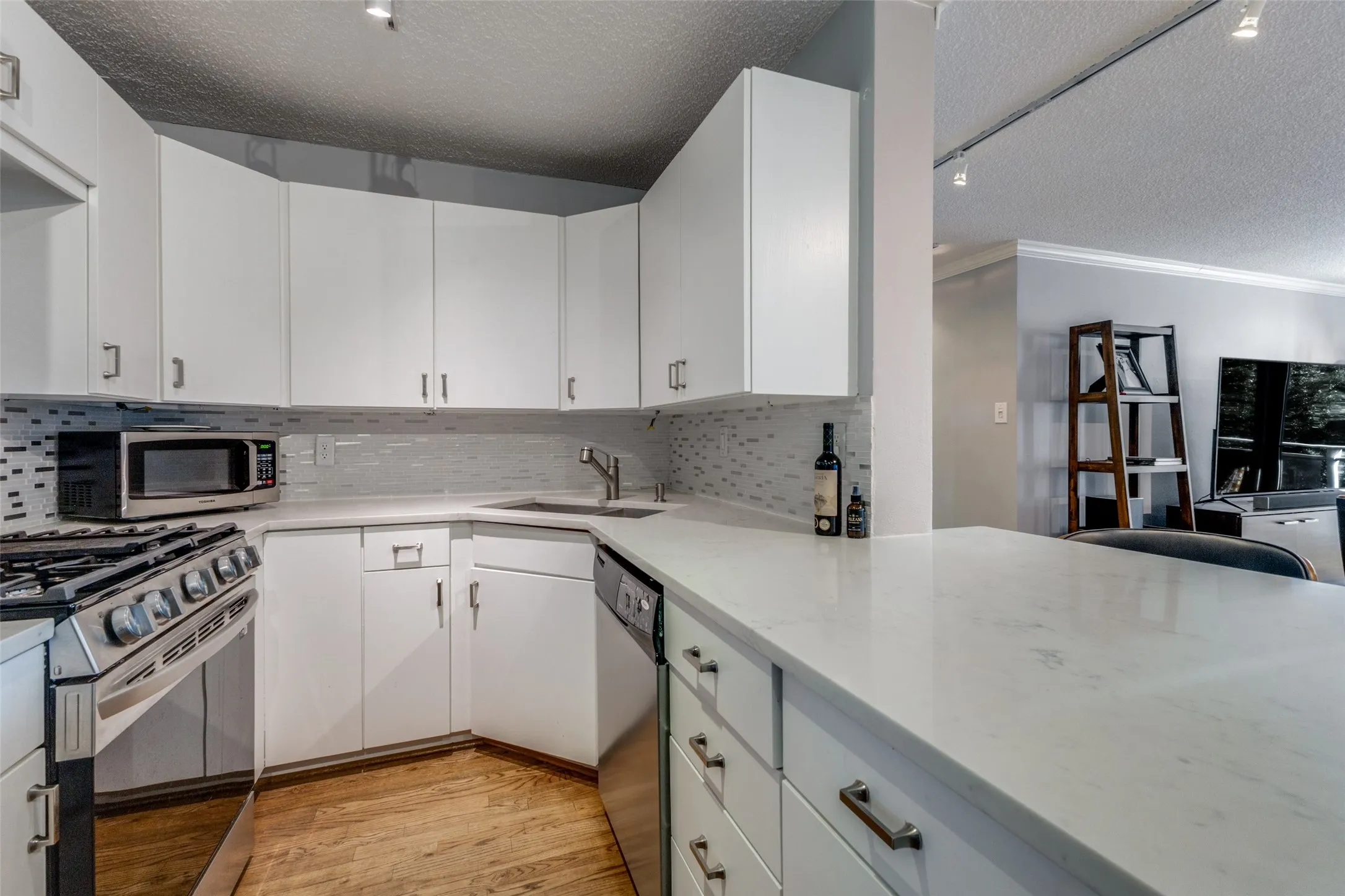 Condominium For Rent in Dallas County , 3883 Turtle Creek Boulevard 306, Dallas, Texas 75219, 2 Bedroom, 2 Bathroom, 2 Garage spaces, 971 Sqft, built in 1963, mls#21087369, Real Estate Agent in Dallas, Homes For Rent in Dallas county, Homes For Rent in Dallas, Realtor in Dallas Texas, Real Estate Brokerage Independent Realty Texas, Luminita Cordes Realtor