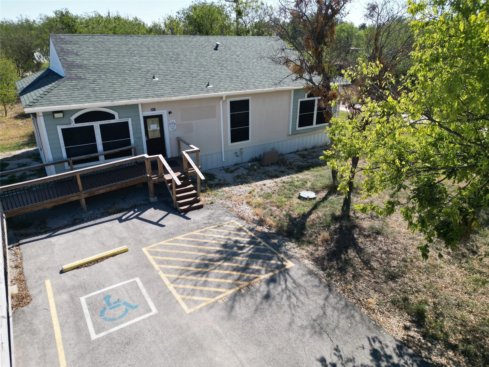Business For Sale in Callahan County , 501 Peyton, Baird, Texas 79504, 0, 0, Garage spaces, 1,920 Sqft, built in 2007, Preowned, Price $169,000, mls#21087103, Real Estate Agent in Baird, Homes For Sale in Callahan county, Homes For Sale in Baird, Realtor in Baird Texas, Real Estate Brokerage Independent Realty Texas, Luminita Cordes Realtor