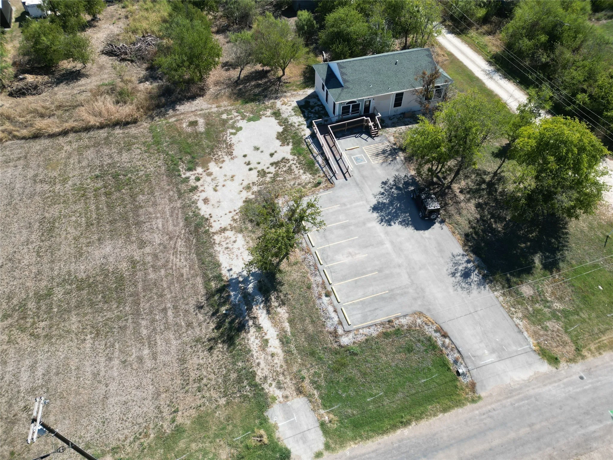 Business For Sale in Callahan County , 501 Peyton, Baird, Texas 79504, 0, 0, Garage spaces, 1,920 Sqft, built in 2007, Preowned, Price $169,000, mls#21087103, Real Estate Agent in Baird, Homes For Sale in Callahan county, Homes For Sale in Baird, Realtor in Baird Texas, Real Estate Brokerage Independent Realty Texas, Luminita Cordes Realtor