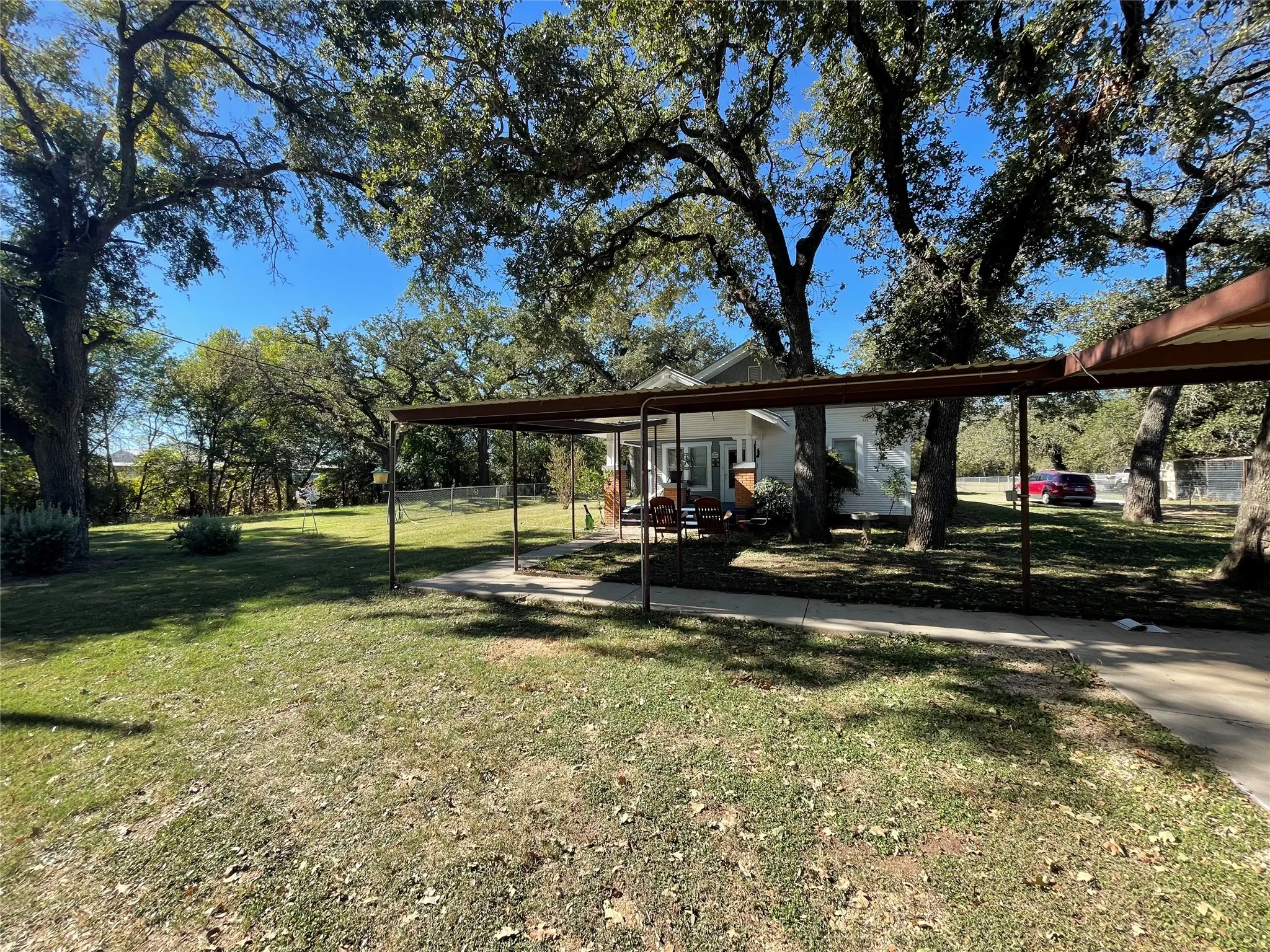 Single Family Residence For Sale in Palo Pinto County , 13822 Fm 4, Santo, Texas 76472, 3 Bedroom, 2 Bathroom, Garage spaces, 1,500 Sqft, built in 1940, mls#21086940, Real Estate Agent in Santo, Homes For Sale in Palo Pinto county, Homes For Sale in Santo, Realtor in Santo Texas, Real Estate Brokerage Independent Realty Texas, Luminita Cordes Realtor