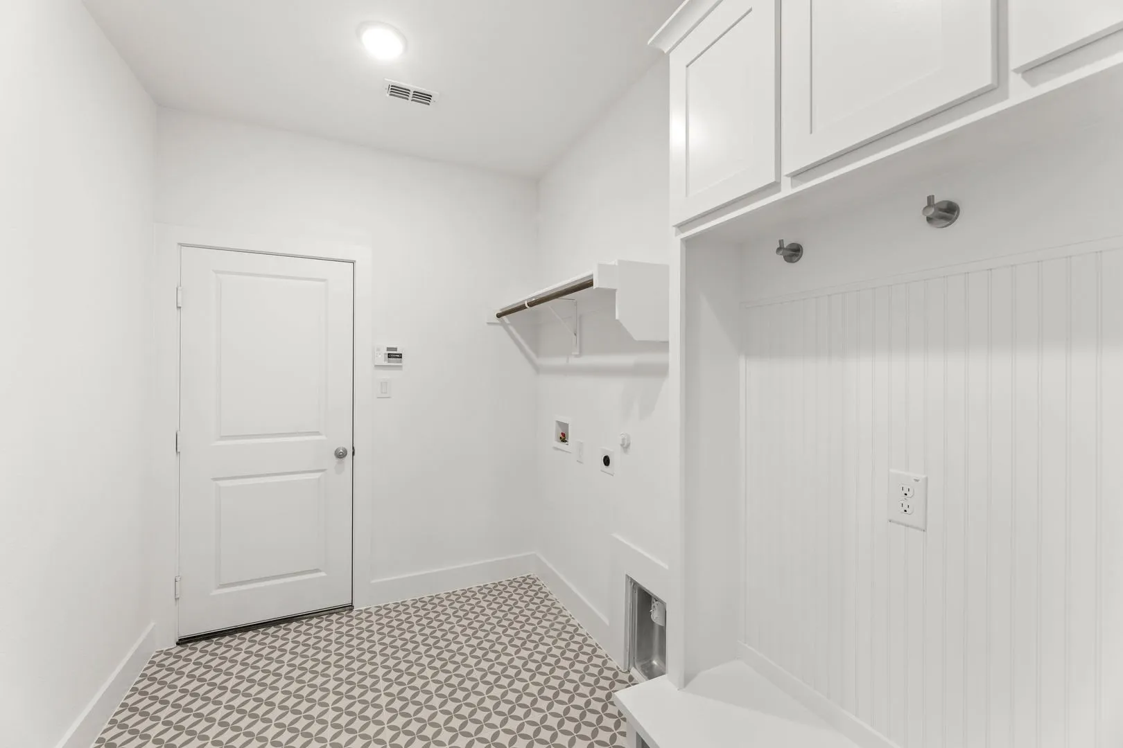 17_290 Cheyenne Mountain-Utility-1