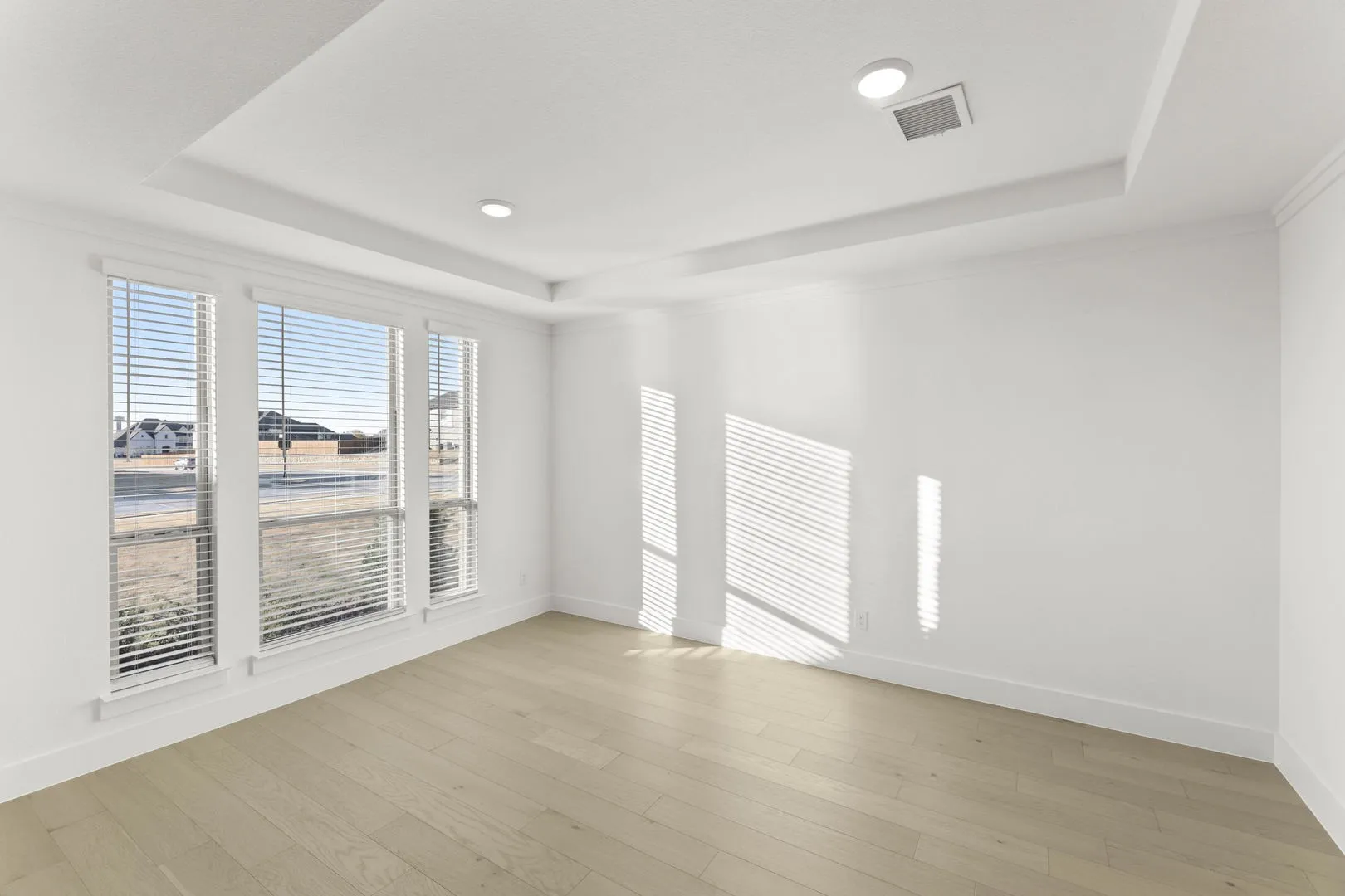 7_290 Cheyenne Mountain-Dining Room-1
