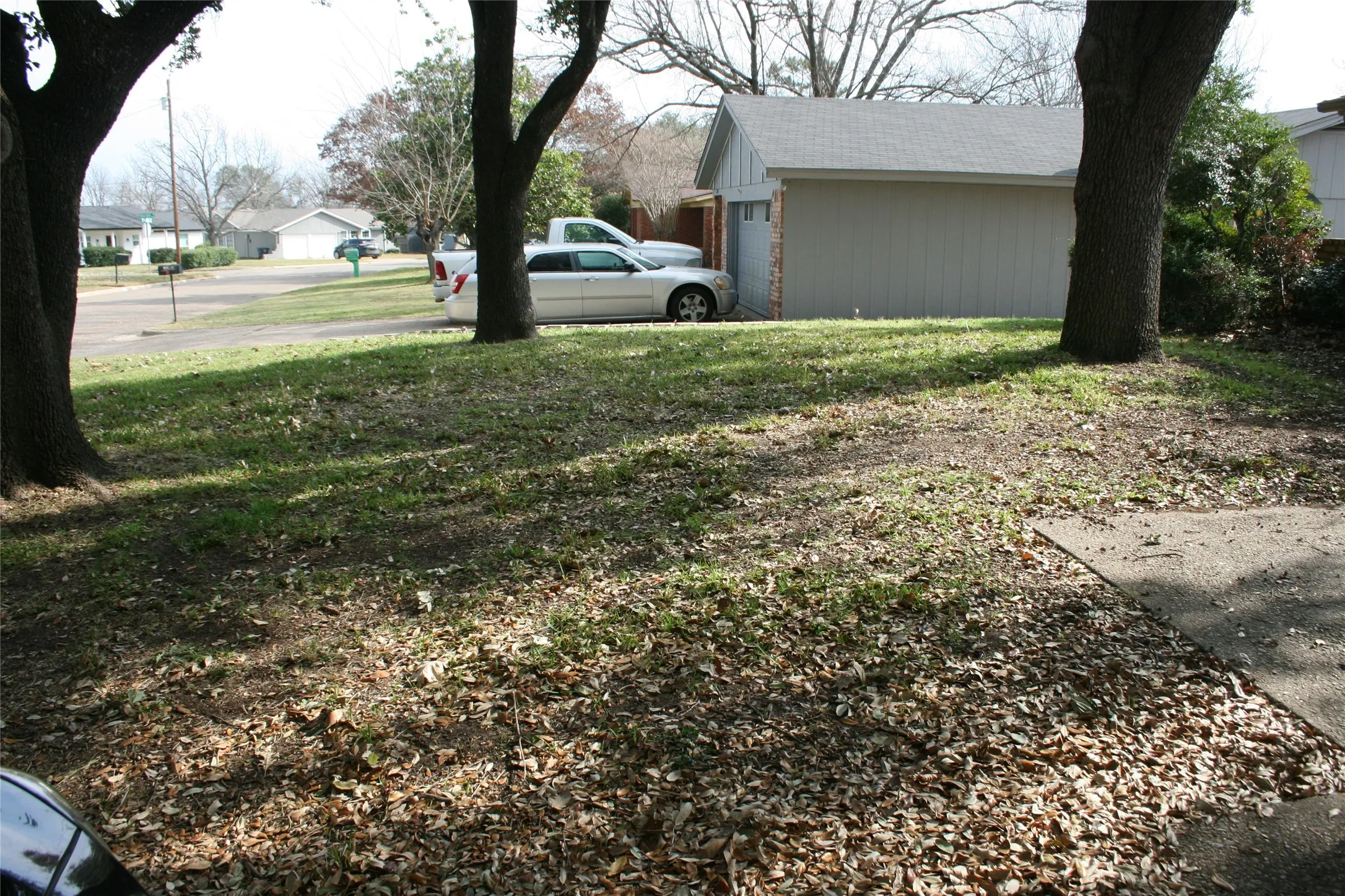 Single Family Residence For Sale in Johnson County , 2205 Towne North Drive, Cleburne, Texas 76033, 3 Bedroom, 2 Bathroom, 2 Garage spaces, 1,292 Sqft, built in 1976, mls#21087730, Real Estate Agent in Cleburne, Homes For Sale in Johnson county, Homes For Sale in Cleburne, Realtor in Cleburne Texas, Real Estate Brokerage Independent Realty Texas, Luminita Cordes Realtor