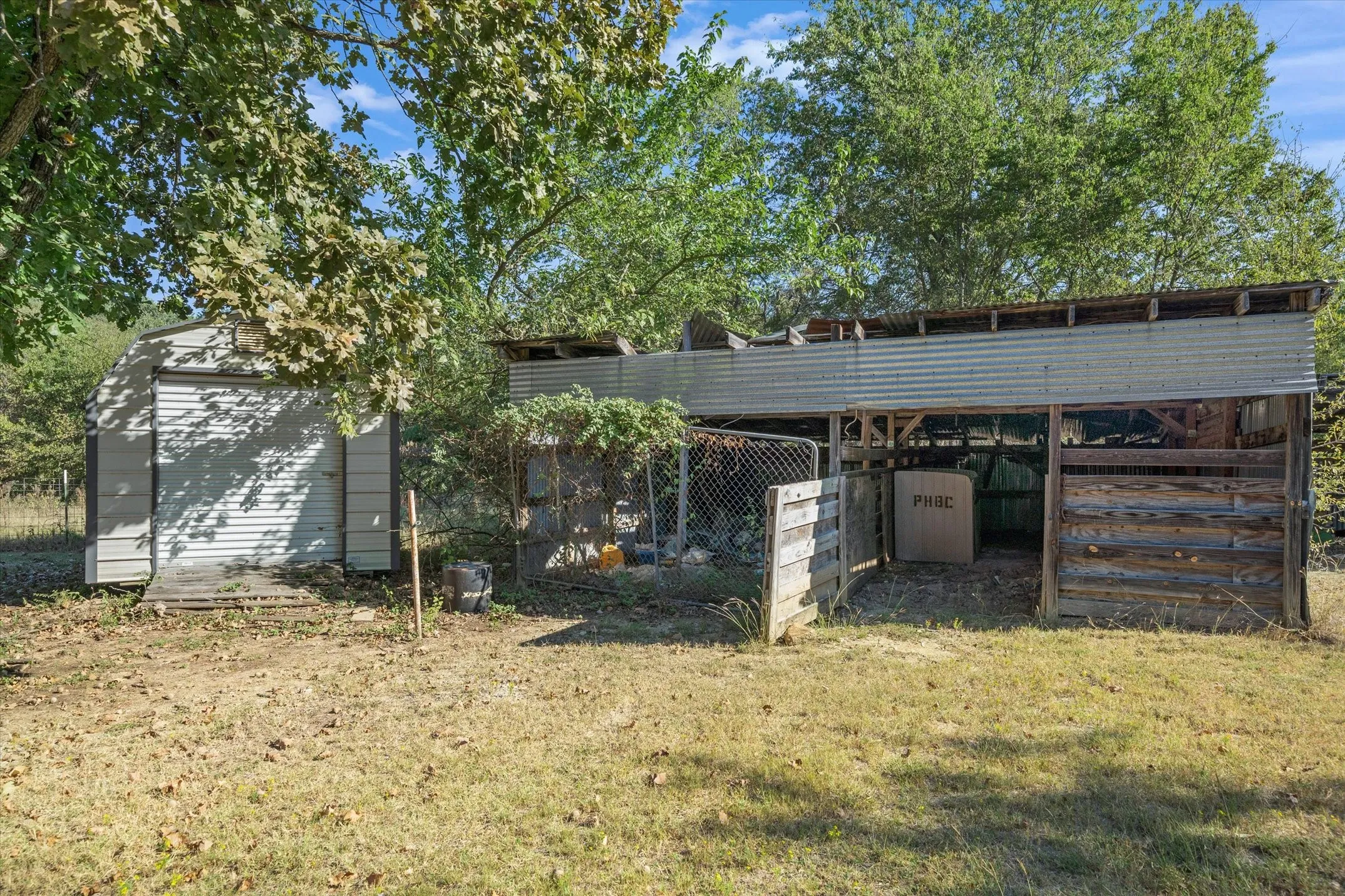 Mobile Home For Sale in Van Zandt County , 230 Vz County Road 3532, Wills Point, Texas 75169, 3 Bedrooms, 2 Bathrooms, 2 Garage spaces, 1,680 Sqft, built in 1994, Preowned, Price $169,900, mls#21077517, Real Estate Agent in Wills Point, Homes For Sale in Van Zandt county, Homes For Sale in Wills Point, Realtor in Wills Point Texas, Real Estate Brokerage Independent Realty Texas, Luminita Cordes Realtor
