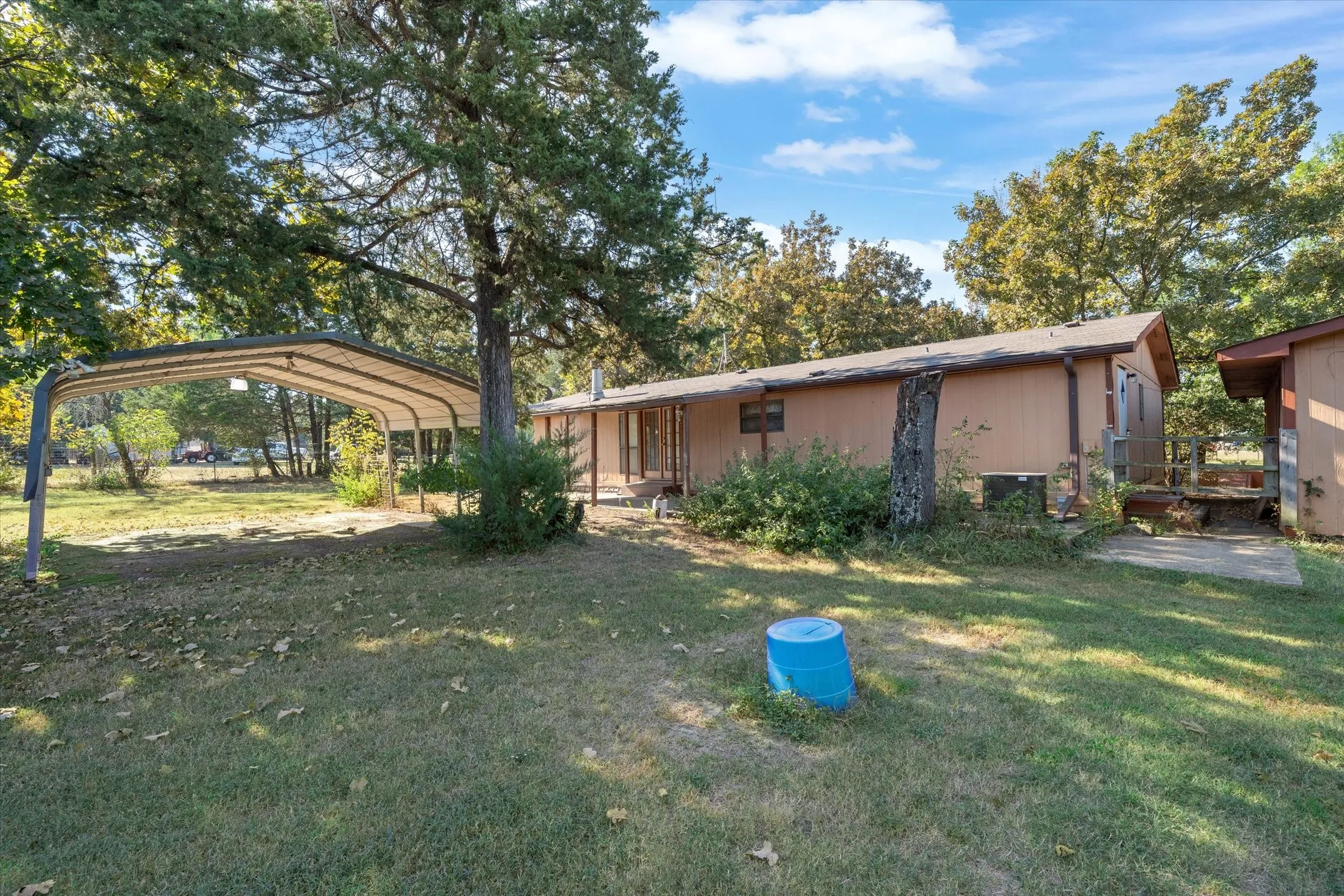 Mobile Home For Sale in Van Zandt County , 230 Vz County Road 3532, Wills Point, Texas 75169, 3 Bedrooms, 2 Bathrooms, 2 Garage spaces, 1,680 Sqft, built in 1994, Preowned, Price $169,900, mls#21077517, Real Estate Agent in Wills Point, Homes For Sale in Van Zandt county, Homes For Sale in Wills Point, Realtor in Wills Point Texas, Real Estate Brokerage Independent Realty Texas, Luminita Cordes Realtor