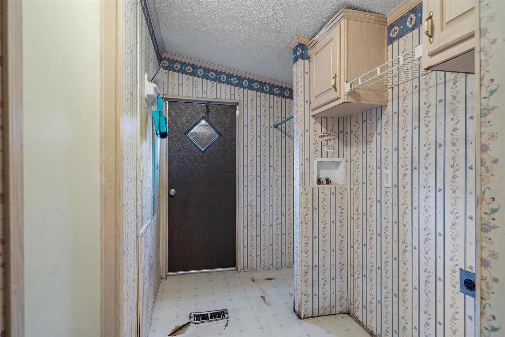 Mobile Home For Sale in Van Zandt County , 230 Vz County Road 3532, Wills Point, Texas 75169, 3 Bedrooms, 2 Bathrooms, 2 Garage spaces, 1,680 Sqft, built in 1994, Preowned, Price $169,900, mls#21077517, Real Estate Agent in Wills Point, Homes For Sale in Van Zandt county, Homes For Sale in Wills Point, Realtor in Wills Point Texas, Real Estate Brokerage Independent Realty Texas, Luminita Cordes Realtor