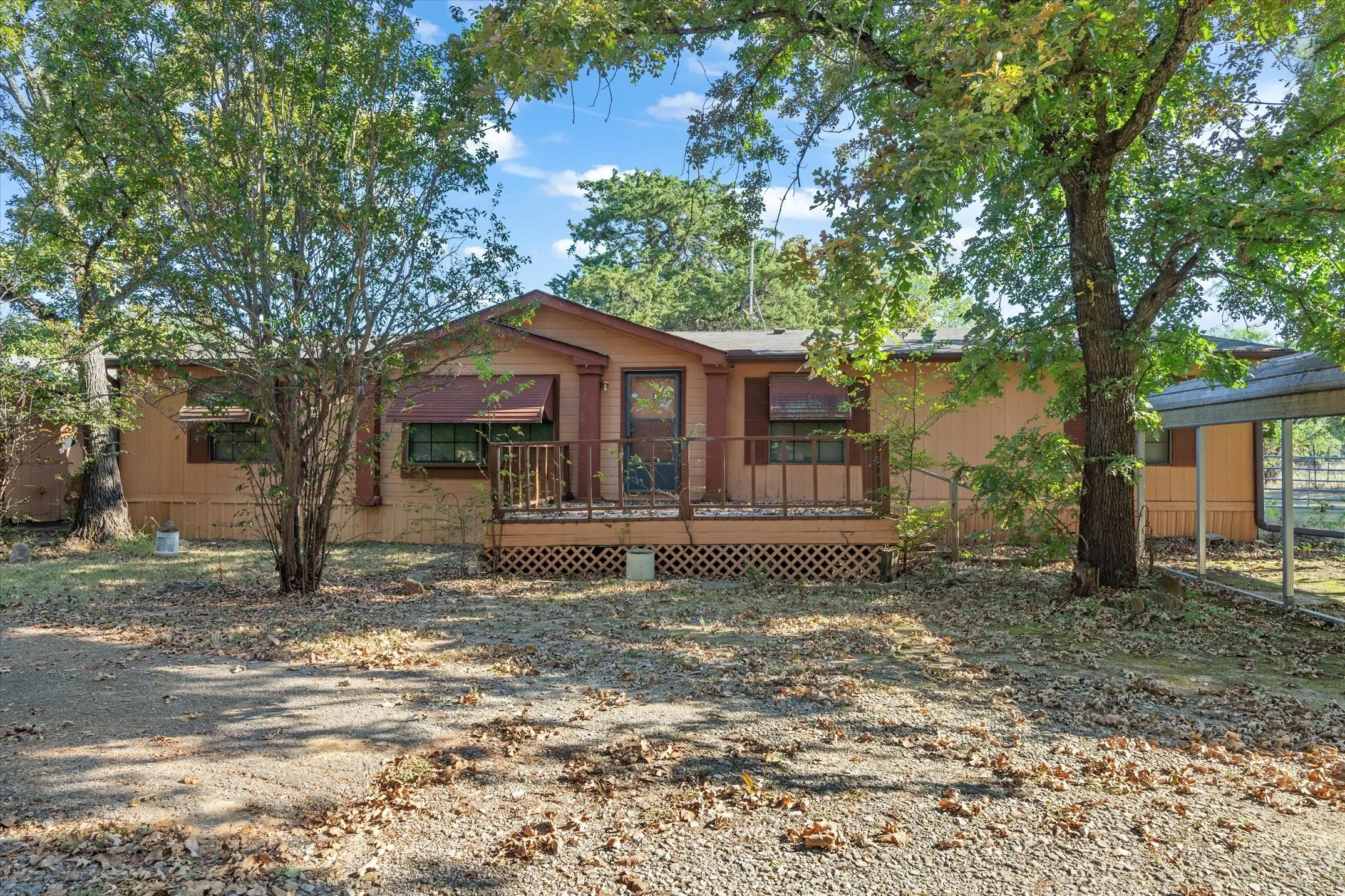 Mobile Home For Sale in Van Zandt County , 230 Vz County Road 3532, Wills Point, Texas 75169, 3 Bedrooms, 2 Bathrooms, 2 Garage spaces, 1,680 Sqft, built in 1994, Preowned, Price $169,900, mls#21077517, Real Estate Agent in Wills Point, Homes For Sale in Van Zandt county, Homes For Sale in Wills Point, Realtor in Wills Point Texas, Real Estate Brokerage Independent Realty Texas, Luminita Cordes Realtor