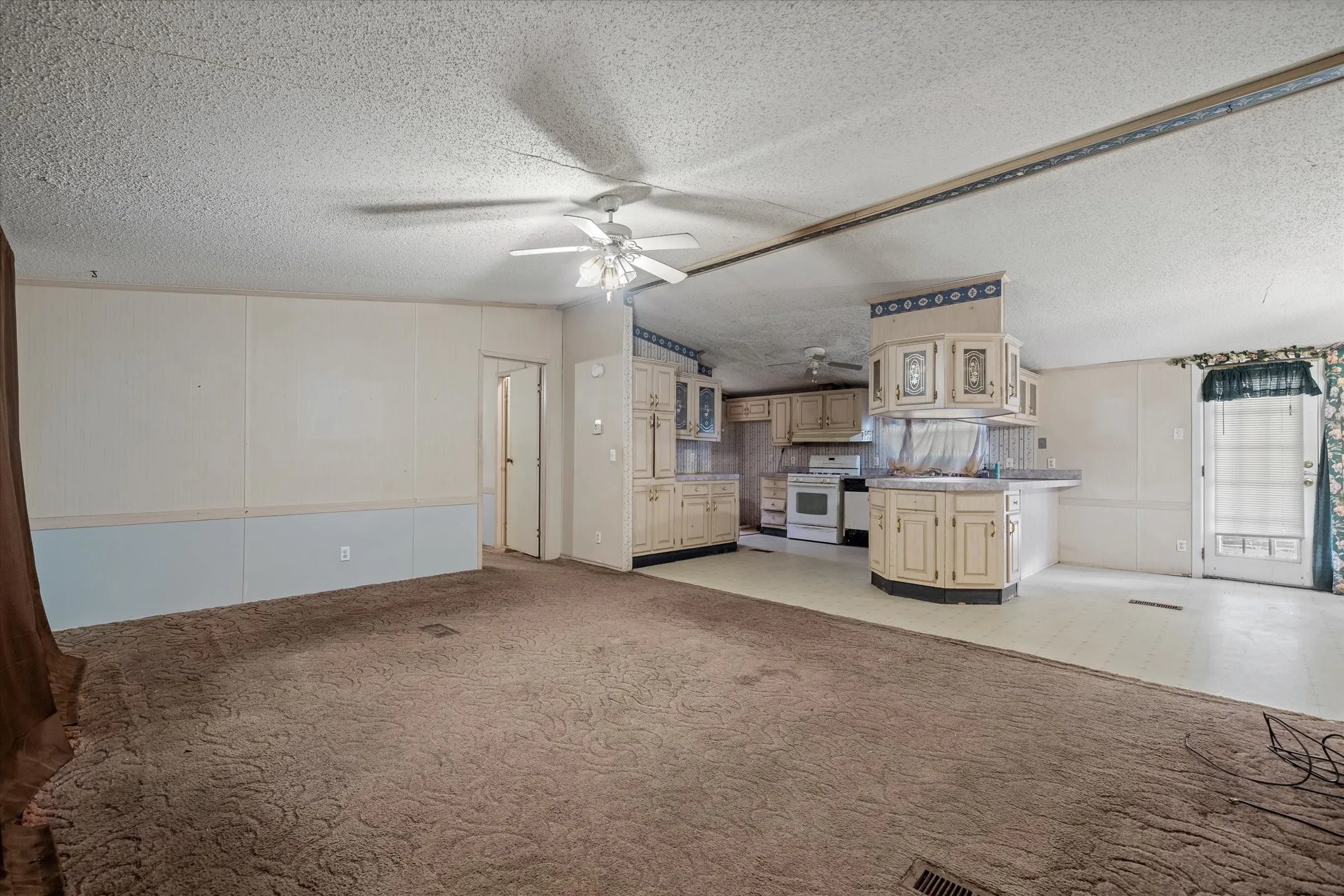 Mobile Home For Sale in Van Zandt County , 230 Vz County Road 3532, Wills Point, Texas 75169, 3 Bedrooms, 2 Bathrooms, 2 Garage spaces, 1,680 Sqft, built in 1994, Preowned, Price $169,900, mls#21077517, Real Estate Agent in Wills Point, Homes For Sale in Van Zandt county, Homes For Sale in Wills Point, Realtor in Wills Point Texas, Real Estate Brokerage Independent Realty Texas, Luminita Cordes Realtor