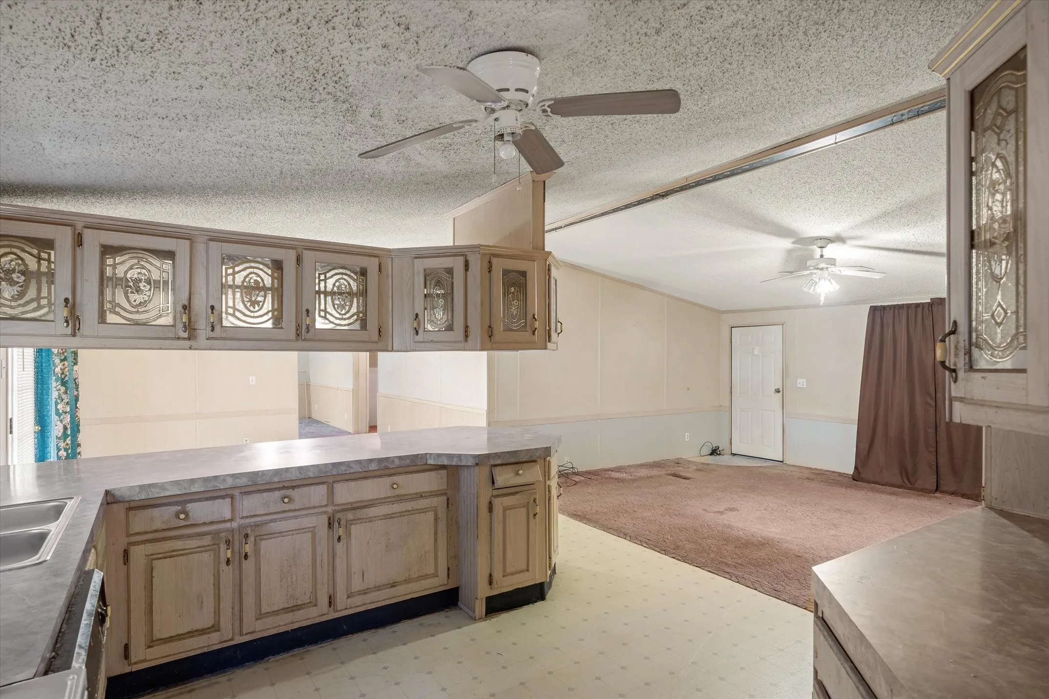 Mobile Home For Sale in Van Zandt County , 230 Vz County Road 3532, Wills Point, Texas 75169, 3 Bedrooms, 2 Bathrooms, 2 Garage spaces, 1,680 Sqft, built in 1994, Preowned, Price $169,900, mls#21077517, Real Estate Agent in Wills Point, Homes For Sale in Van Zandt county, Homes For Sale in Wills Point, Realtor in Wills Point Texas, Real Estate Brokerage Independent Realty Texas, Luminita Cordes Realtor