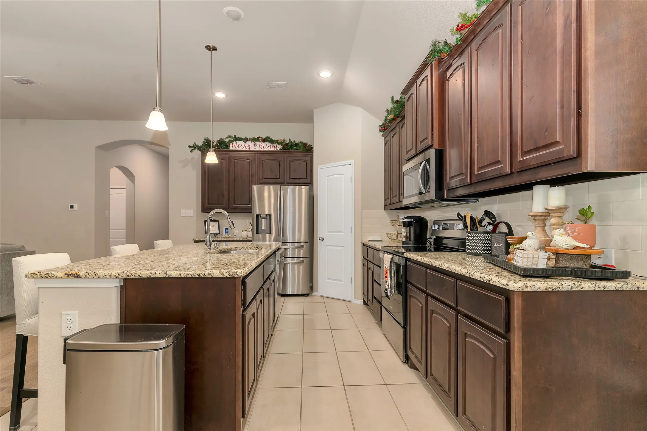 Single Family Residence For Sale in Johnson County , 120 Cheryl Drive, Keene, Texas 76059, 3 Bedroom, 2 Bathroom, 2 Garage spaces, 2,050 Sqft, built in 2022, mls#21079323, Real Estate Agent in Keene, Homes For Sale in Johnson county, Homes For Sale in Keene, Realtor in Keene Texas, Real Estate Brokerage Independent Realty Texas, Luminita Cordes Realtor