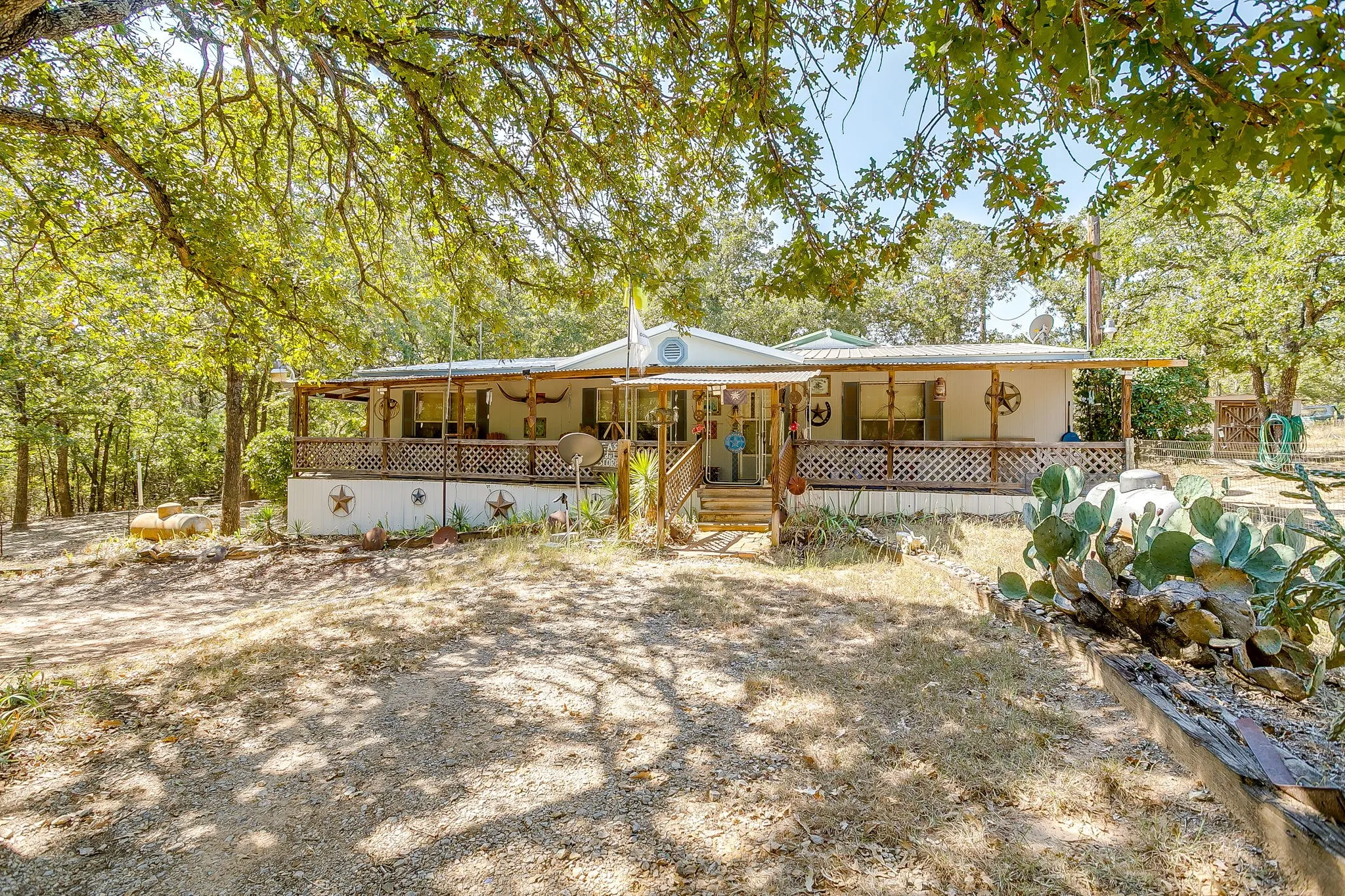 View of front of house featuring a porch