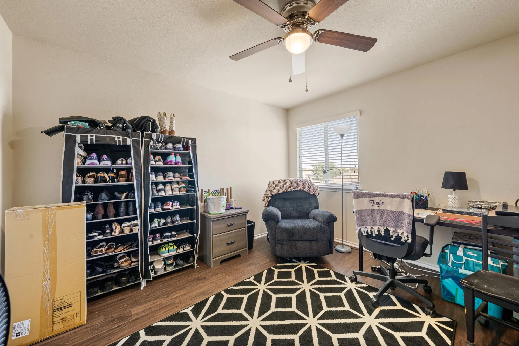 Single Family Residence For Sale in Mc Lennan County , 6544 Mundo Drive, Waco, Texas 76712, 4 Bedroom, 3 Bathroom, 2 Garage spaces, 2,217 Sqft, built in 2011, mls#21088316, Real Estate Agent in Waco, Homes For Sale in Mc Lennan county, Homes For Sale in Waco, Realtor in Waco Texas, Real Estate Brokerage Independent Realty Texas, Luminita Cordes Realtor