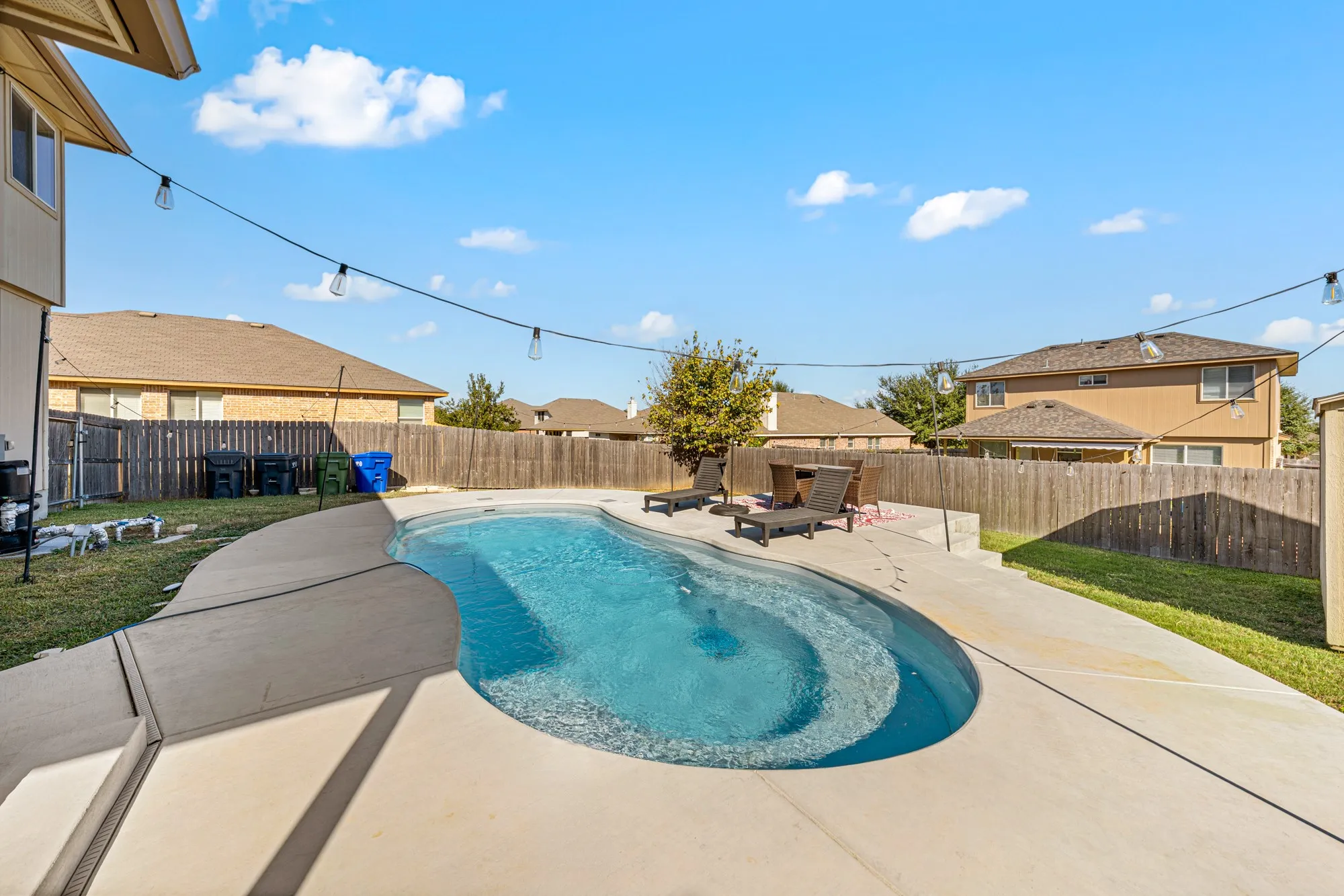 Single Family Residence For Sale in Mc Lennan County , 6544 Mundo Drive, Waco, Texas 76712, 4 Bedroom, 3 Bathroom, 2 Garage spaces, 2,217 Sqft, built in 2011, mls#21088316, Real Estate Agent in Waco, Homes For Sale in Mc Lennan county, Homes For Sale in Waco, Realtor in Waco Texas, Real Estate Brokerage Independent Realty Texas, Luminita Cordes Realtor