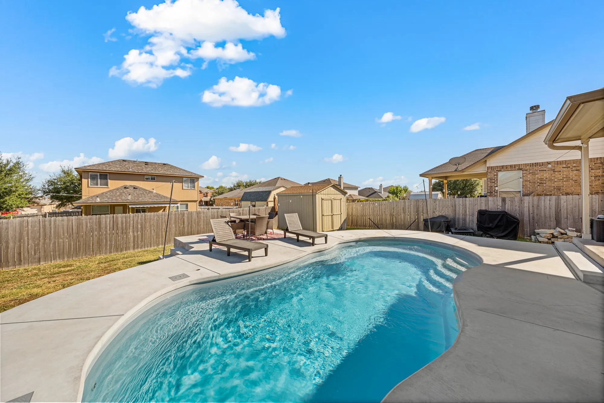 Single Family Residence For Sale in Mc Lennan County , 6544 Mundo Drive, Waco, Texas 76712, 4 Bedroom, 3 Bathroom, 2 Garage spaces, 2,217 Sqft, built in 2011, mls#21088316, Real Estate Agent in Waco, Homes For Sale in Mc Lennan county, Homes For Sale in Waco, Realtor in Waco Texas, Real Estate Brokerage Independent Realty Texas, Luminita Cordes Realtor