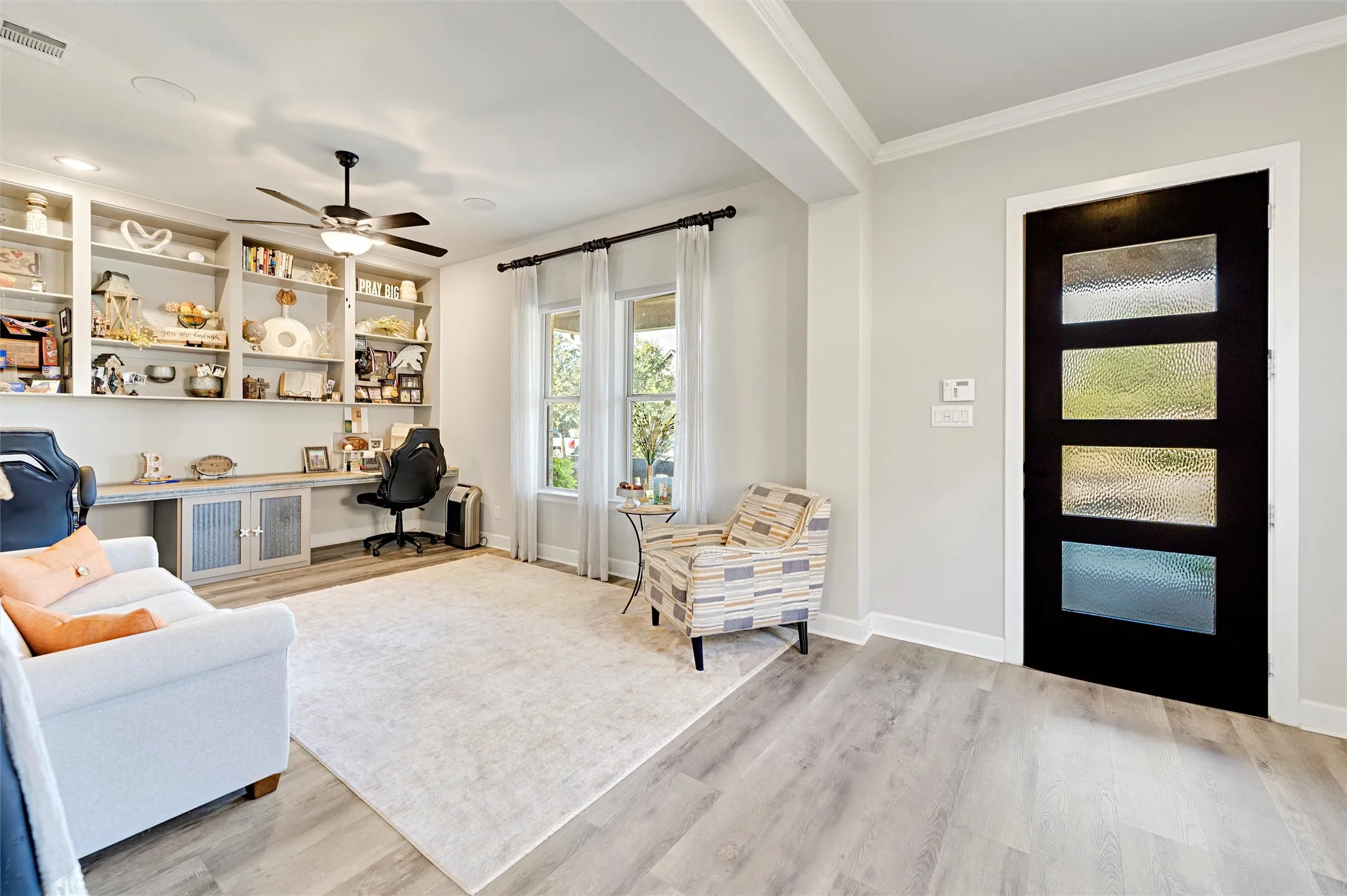 Single Family Residence For Sale in Tarrant County , 4825 Beaver Creek Drive, Arlington, Texas 76005, 2 Bedroom, 2 Bathroom, 2 Garage spaces, 2,536 Sqft, built in 2020, Preowned, mls#21084488, Real Estate Agent in Arlington, Homes For Sale in Tarrant county, Homes For Sale in Arlington, Realtor in Arlington Texas, Real Estate Brokerage Independent Realty Texas, Luminita Cordes Realtor