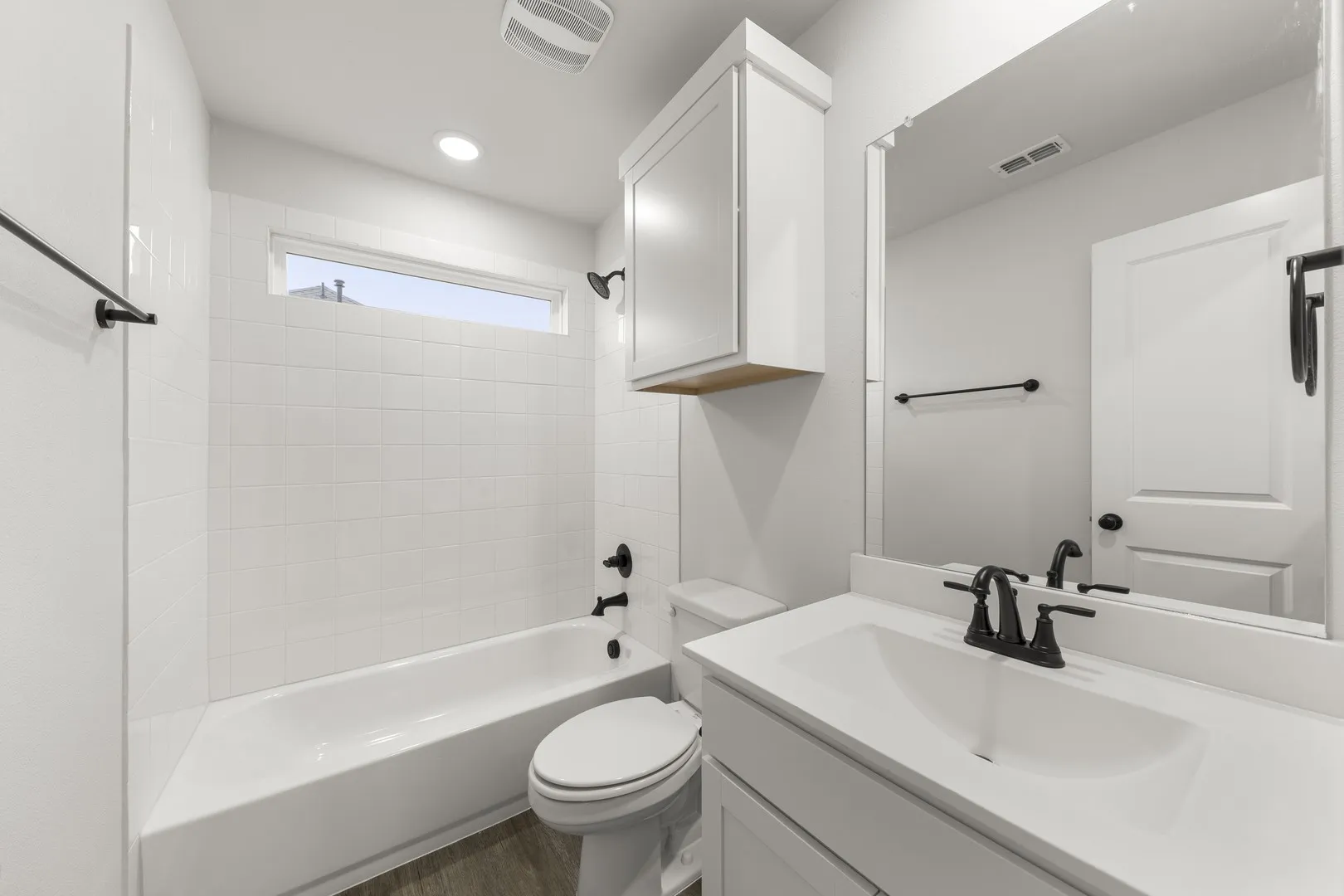23. 1921 Sapphire - 3RD Bath