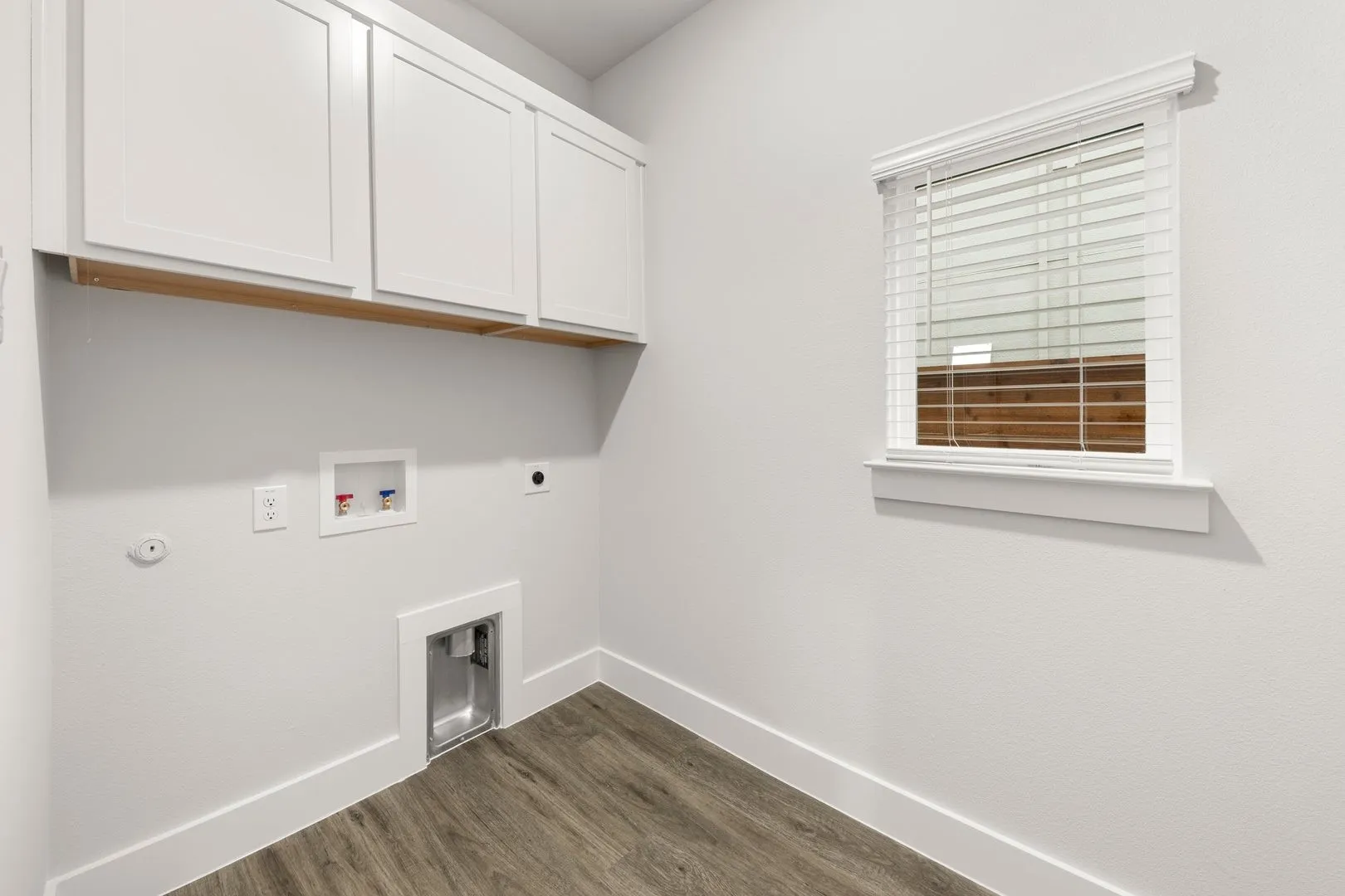 Single Family Residence For Sale in Dallas County , 1921 Sapphire Run, Mesquite, Texas 75181, 5 Bedroom, 3 Bathroom, 2 Garage spaces, 2,508 Sqft, built in 2025, New Construction - Complete, mls#21089025, Real Estate Agent in Mesquite, Homes For Sale in Dallas county, Homes For Sale in Mesquite, Realtor in Mesquite Texas, Real Estate Brokerage Independent Realty Texas, Luminita Cordes Realtor