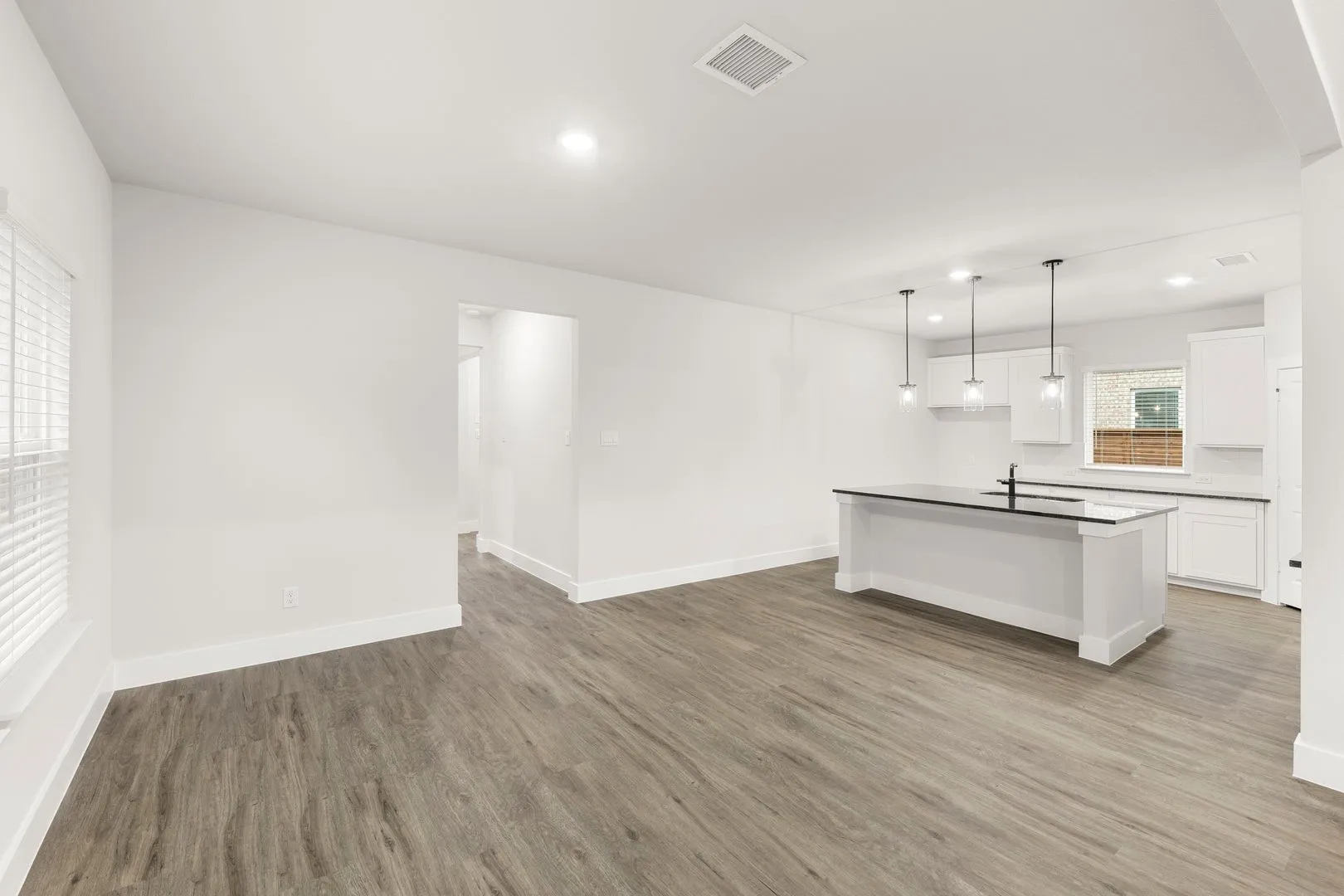 Single Family Residence For Sale in Dallas County , 1921 Sapphire Run, Mesquite, Texas 75181, 5 Bedroom, 3 Bathroom, 2 Garage spaces, 2,508 Sqft, built in 2025, New Construction - Complete, mls#21089025, Real Estate Agent in Mesquite, Homes For Sale in Dallas county, Homes For Sale in Mesquite, Realtor in Mesquite Texas, Real Estate Brokerage Independent Realty Texas, Luminita Cordes Realtor
