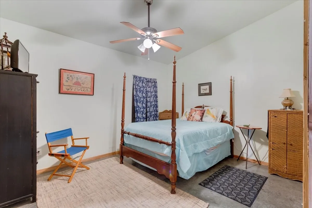 Single Family Residence For Sale in Grayson County , 3050 Wolf Front Road, Van Alstyne, Texas 75495, 3 Bedroom, 3 Bathroom, Garage spaces, 2,086 Sqft, built in 2011, Preowned, mls#21087784, Real Estate Agent in Van Alstyne, Homes For Sale in Grayson county, Homes For Sale in Van Alstyne, Realtor in Van Alstyne Texas, Real Estate Brokerage Independent Realty Texas, Luminita Cordes Realtor