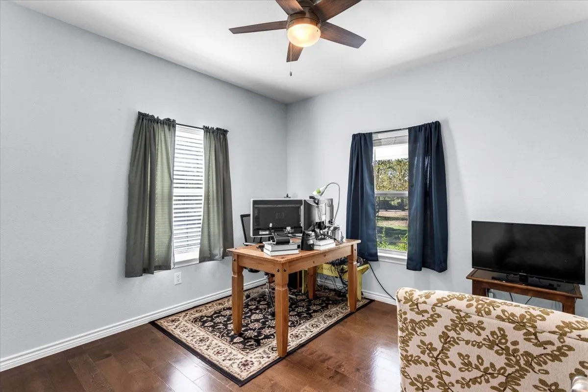 Single Family Residence For Sale in Grayson County , 3050 Wolf Front Road, Van Alstyne, Texas 75495, 3 Bedroom, 3 Bathroom, Garage spaces, 2,086 Sqft, built in 2011, Preowned, mls#21087784, Real Estate Agent in Van Alstyne, Homes For Sale in Grayson county, Homes For Sale in Van Alstyne, Realtor in Van Alstyne Texas, Real Estate Brokerage Independent Realty Texas, Luminita Cordes Realtor