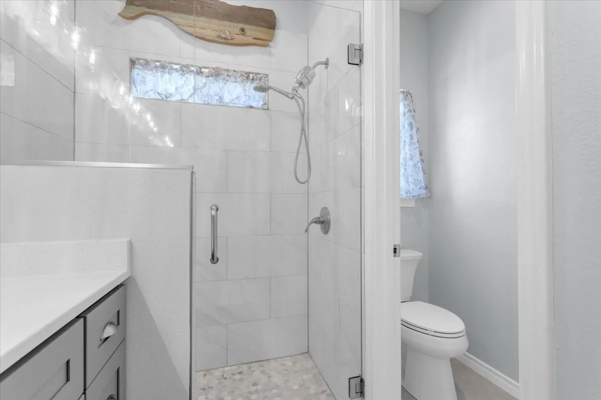 Single Family Residence For Sale in Grayson County , 3050 Wolf Front Road, Van Alstyne, Texas 75495, 3 Bedroom, 3 Bathroom, Garage spaces, 2,086 Sqft, built in 2011, Preowned, mls#21087784, Real Estate Agent in Van Alstyne, Homes For Sale in Grayson county, Homes For Sale in Van Alstyne, Realtor in Van Alstyne Texas, Real Estate Brokerage Independent Realty Texas, Luminita Cordes Realtor