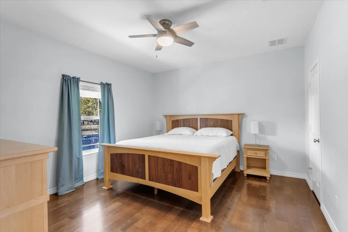 Single Family Residence For Sale in Grayson County , 3050 Wolf Front Road, Van Alstyne, Texas 75495, 3 Bedroom, 3 Bathroom, Garage spaces, 2,086 Sqft, built in 2011, Preowned, mls#21087784, Real Estate Agent in Van Alstyne, Homes For Sale in Grayson county, Homes For Sale in Van Alstyne, Realtor in Van Alstyne Texas, Real Estate Brokerage Independent Realty Texas, Luminita Cordes Realtor