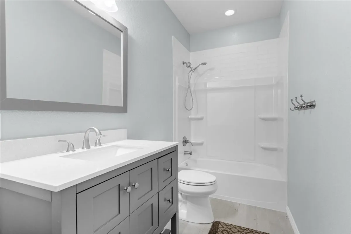 Single Family Residence For Sale in Grayson County , 3050 Wolf Front Road, Van Alstyne, Texas 75495, 3 Bedroom, 3 Bathroom, Garage spaces, 2,086 Sqft, built in 2011, Preowned, mls#21087784, Real Estate Agent in Van Alstyne, Homes For Sale in Grayson county, Homes For Sale in Van Alstyne, Realtor in Van Alstyne Texas, Real Estate Brokerage Independent Realty Texas, Luminita Cordes Realtor