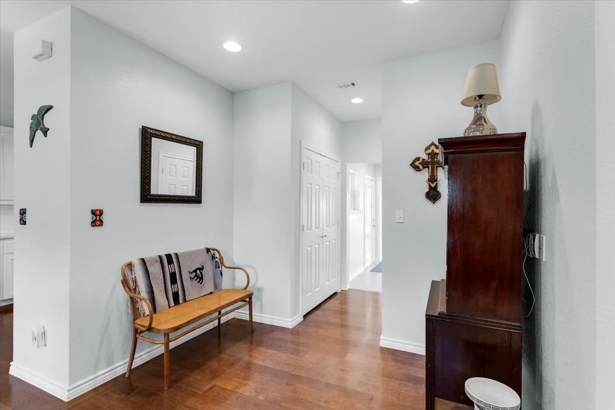 Single Family Residence For Sale in Grayson County , 3050 Wolf Front Road, Van Alstyne, Texas 75495, 3 Bedroom, 3 Bathroom, Garage spaces, 2,086 Sqft, built in 2011, Preowned, mls#21087784, Real Estate Agent in Van Alstyne, Homes For Sale in Grayson county, Homes For Sale in Van Alstyne, Realtor in Van Alstyne Texas, Real Estate Brokerage Independent Realty Texas, Luminita Cordes Realtor