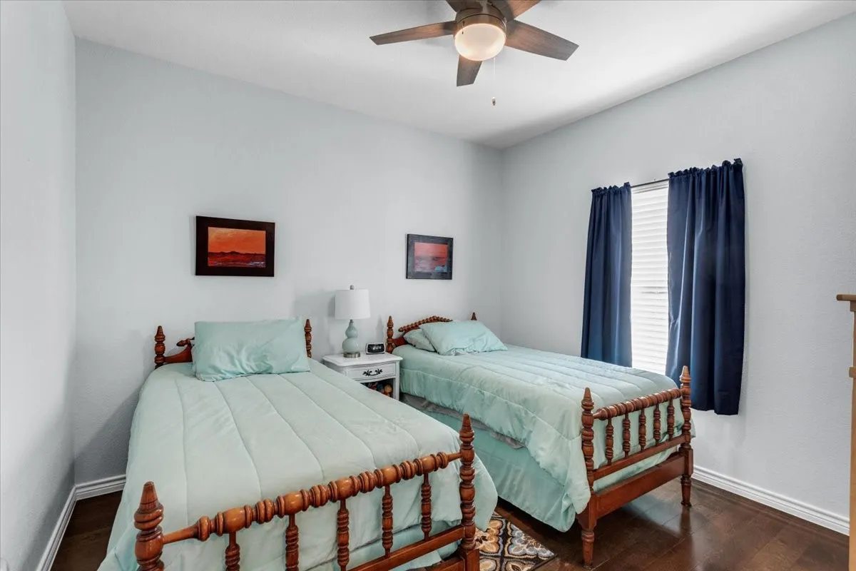 Single Family Residence For Sale in Grayson County , 3050 Wolf Front Road, Van Alstyne, Texas 75495, 3 Bedroom, 3 Bathroom, Garage spaces, 2,086 Sqft, built in 2011, Preowned, mls#21087784, Real Estate Agent in Van Alstyne, Homes For Sale in Grayson county, Homes For Sale in Van Alstyne, Realtor in Van Alstyne Texas, Real Estate Brokerage Independent Realty Texas, Luminita Cordes Realtor