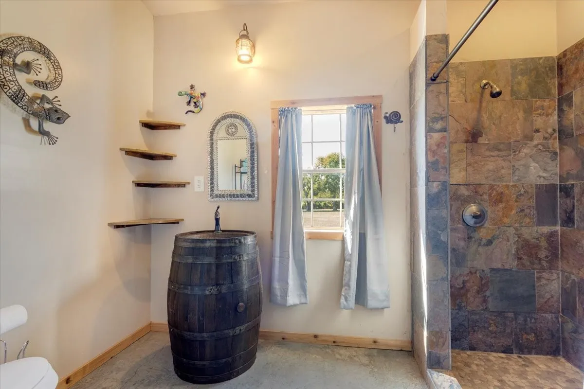 Single Family Residence For Sale in Grayson County , 3050 Wolf Front Road, Van Alstyne, Texas 75495, 3 Bedroom, 3 Bathroom, Garage spaces, 2,086 Sqft, built in 2011, Preowned, mls#21087784, Real Estate Agent in Van Alstyne, Homes For Sale in Grayson county, Homes For Sale in Van Alstyne, Realtor in Van Alstyne Texas, Real Estate Brokerage Independent Realty Texas, Luminita Cordes Realtor