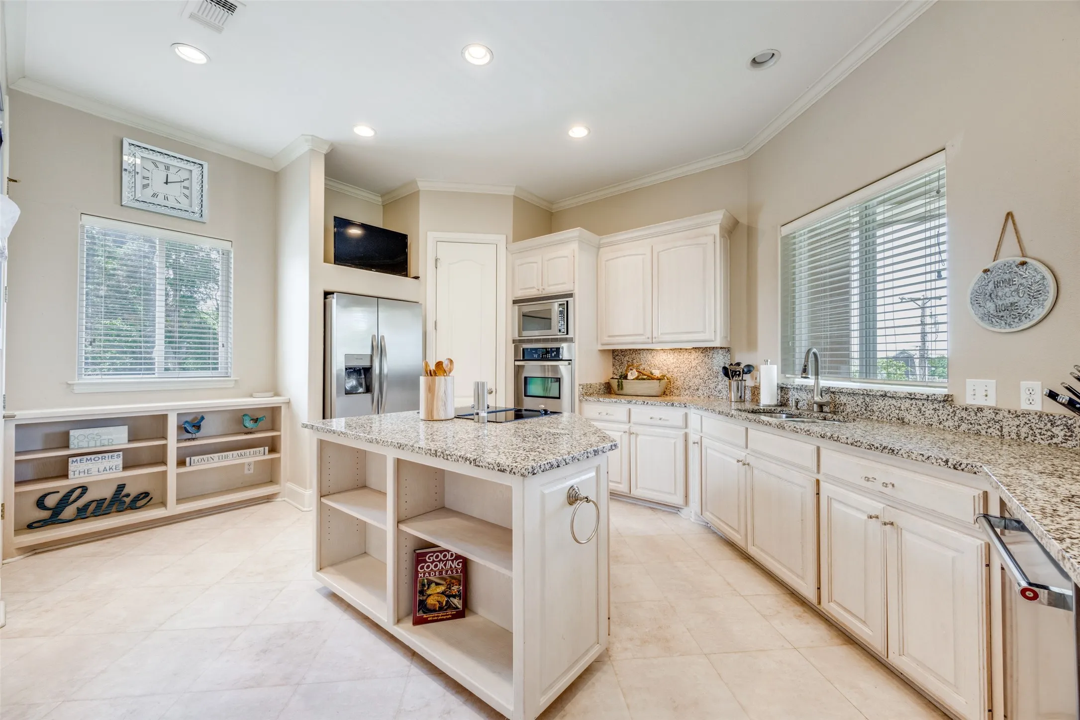 Single Family Residence For Sale in Grayson County , 167 Panorama Circle, Pottsboro, Texas 75076, 4 Bedroom, 4 Bathroom, 4 Garage spaces, 4,070 Sqft, built in 2001, Preowned, mls#21088362, Real Estate Agent in Pottsboro, Homes For Sale in Grayson county, Homes For Sale in Pottsboro, Realtor in Pottsboro Texas, Real Estate Brokerage Independent Realty Texas, Luminita Cordes Realtor
