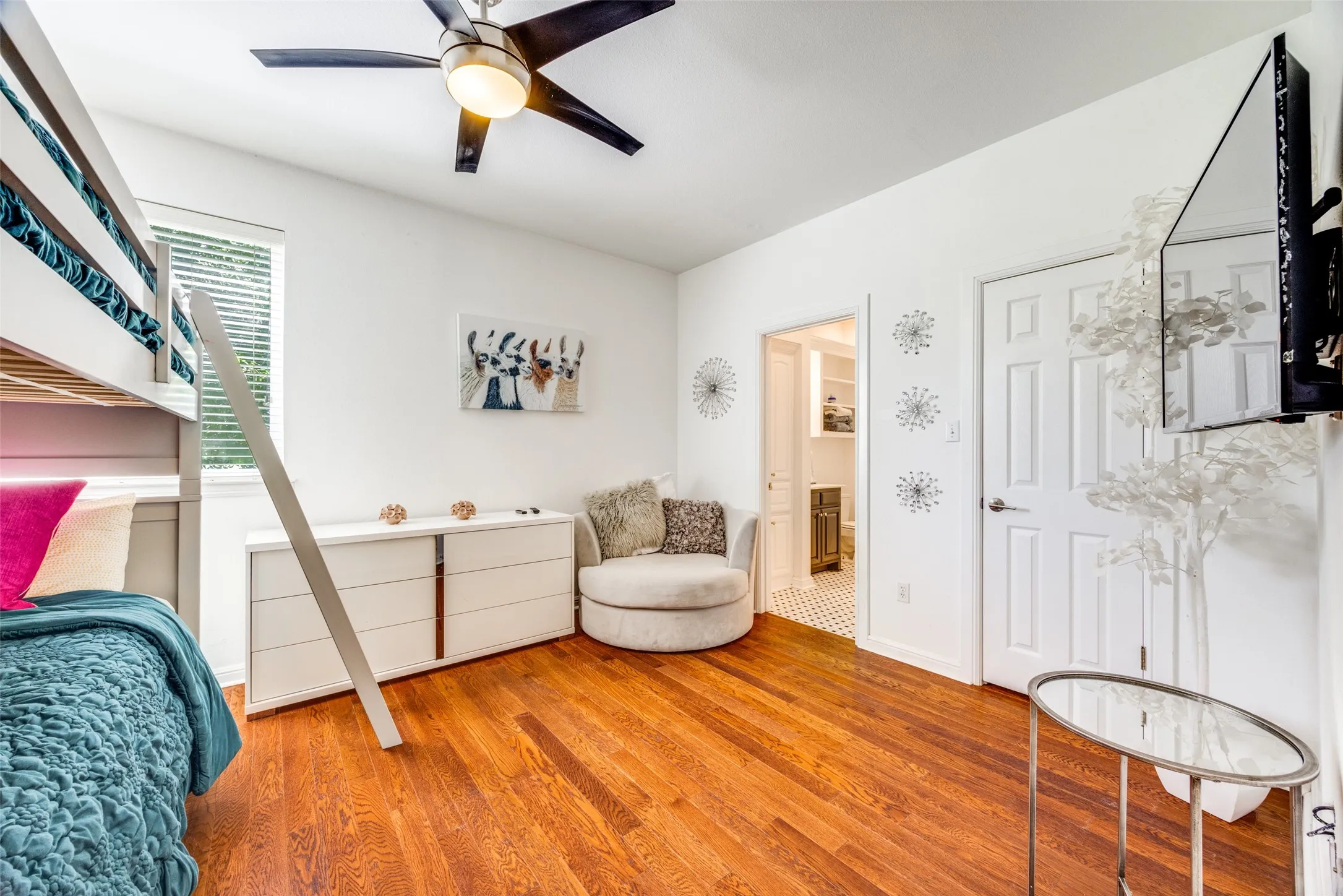 Single Family Residence For Sale in Grayson County , 167 Panorama Circle, Pottsboro, Texas 75076, 4 Bedroom, 4 Bathroom, 4 Garage spaces, 4,070 Sqft, built in 2001, Preowned, mls#21088362, Real Estate Agent in Pottsboro, Homes For Sale in Grayson county, Homes For Sale in Pottsboro, Realtor in Pottsboro Texas, Real Estate Brokerage Independent Realty Texas, Luminita Cordes Realtor