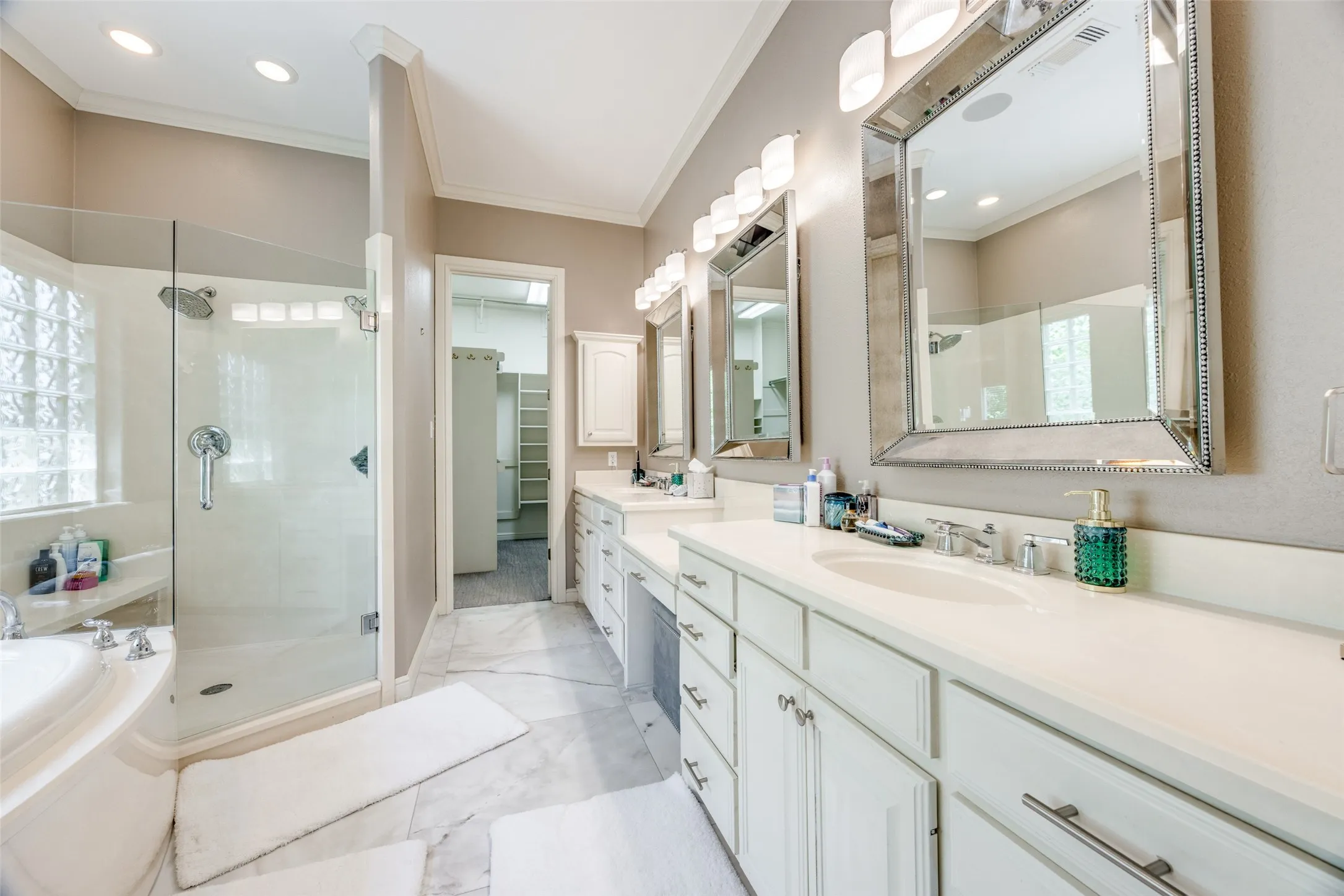 Single Family Residence For Sale in Grayson County , 167 Panorama Circle, Pottsboro, Texas 75076, 4 Bedroom, 4 Bathroom, 4 Garage spaces, 4,070 Sqft, built in 2001, Preowned, mls#21088362, Real Estate Agent in Pottsboro, Homes For Sale in Grayson county, Homes For Sale in Pottsboro, Realtor in Pottsboro Texas, Real Estate Brokerage Independent Realty Texas, Luminita Cordes Realtor