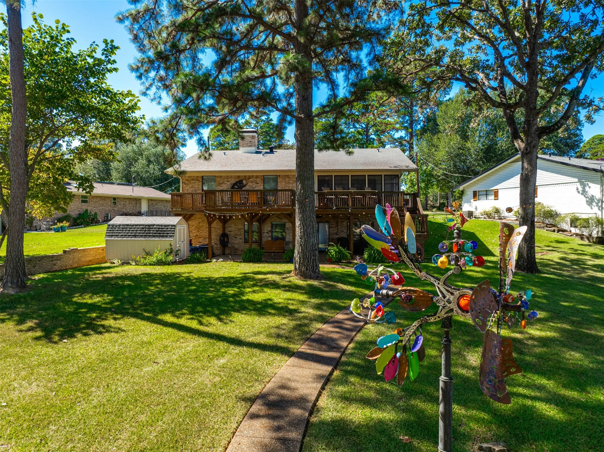 Single Family Residence For Sale in Henderson County , 536 Wildewood Drive, Chandler, Texas 75758, 4 Bedroom, 3 Bathroom, 2 Garage spaces, 3,240 Sqft, built in 1983, Preowned, mls#21089188, Real Estate Agent in Chandler, Homes For Sale in Henderson county, Homes For Sale in Chandler, Realtor in Chandler Texas, Real Estate Brokerage Independent Realty Texas, Luminita Cordes Realtor