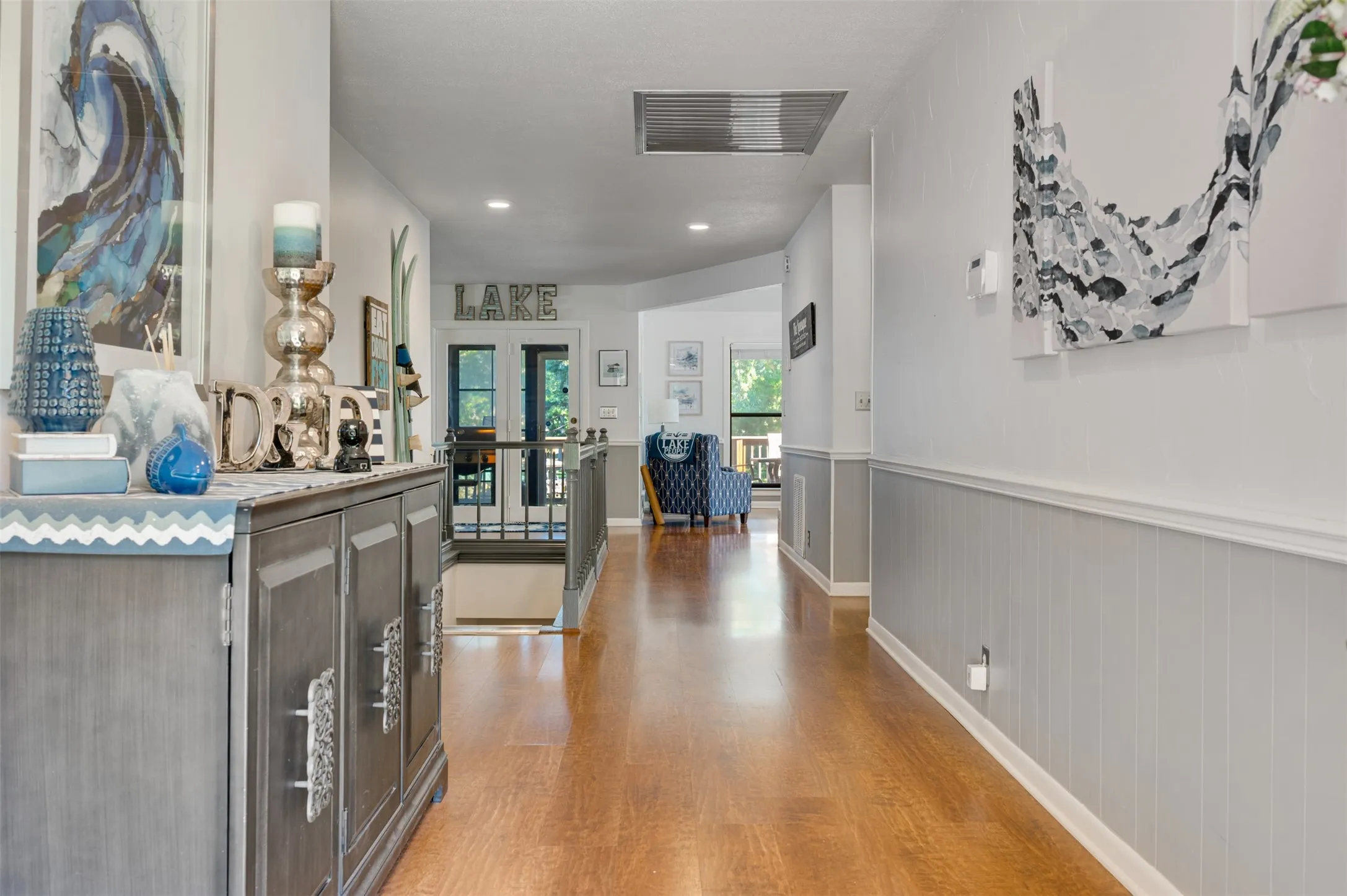 Single Family Residence For Sale in Henderson County , 536 Wildewood Drive, Chandler, Texas 75758, 4 Bedroom, 3 Bathroom, 2 Garage spaces, 3,240 Sqft, built in 1983, Preowned, mls#21089188, Real Estate Agent in Chandler, Homes For Sale in Henderson county, Homes For Sale in Chandler, Realtor in Chandler Texas, Real Estate Brokerage Independent Realty Texas, Luminita Cordes Realtor