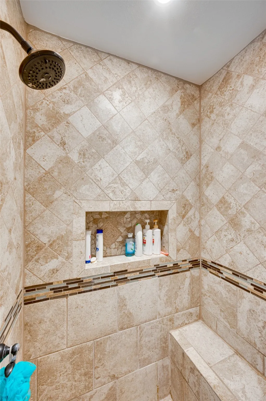 Single Family Residence For Sale in Henderson County , 536 Wildewood Drive, Chandler, Texas 75758, 4 Bedroom, 3 Bathroom, 2 Garage spaces, 3,240 Sqft, built in 1983, Preowned, mls#21089188, Real Estate Agent in Chandler, Homes For Sale in Henderson county, Homes For Sale in Chandler, Realtor in Chandler Texas, Real Estate Brokerage Independent Realty Texas, Luminita Cordes Realtor
