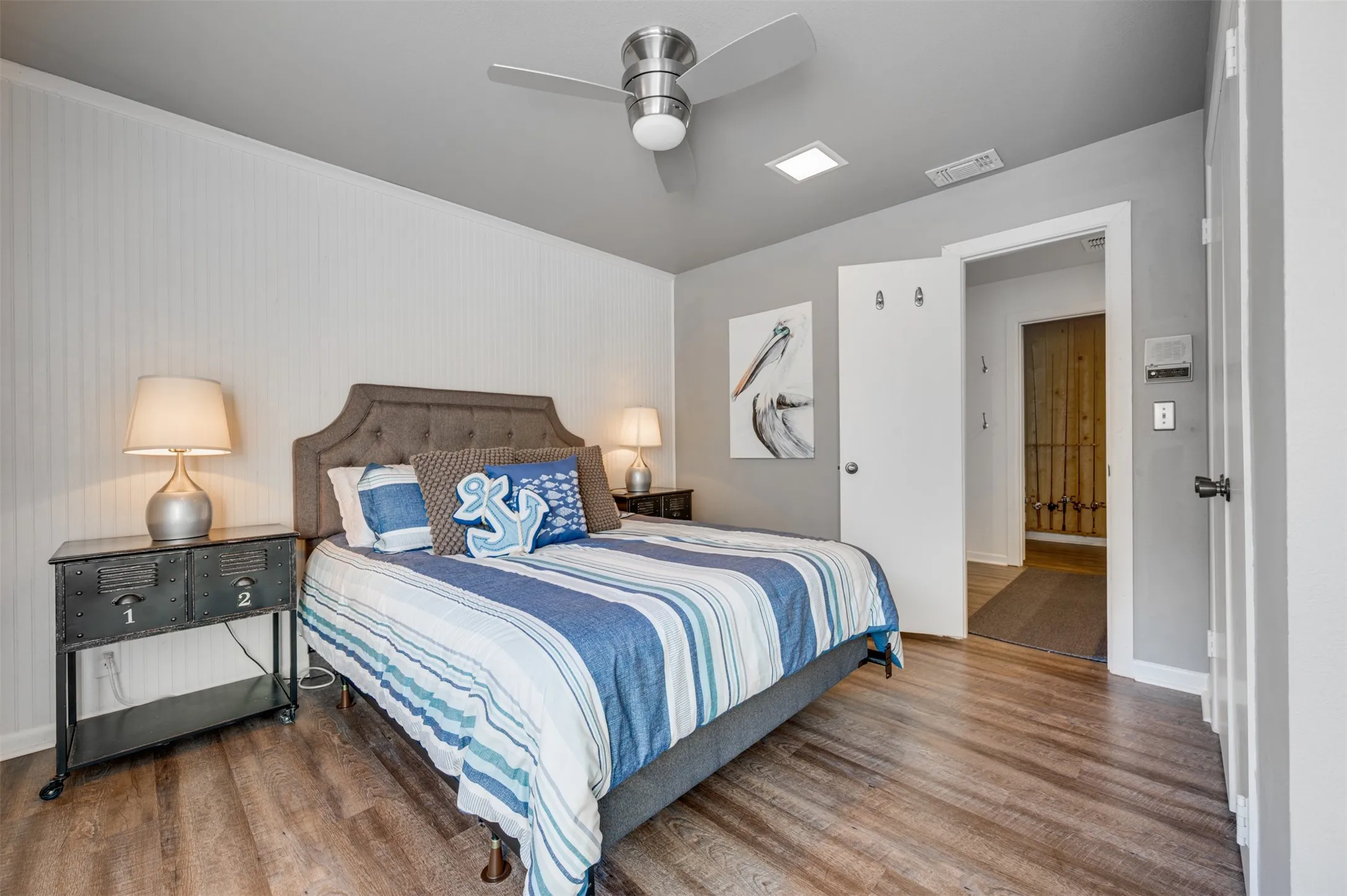 Single Family Residence For Sale in Henderson County , 536 Wildewood Drive, Chandler, Texas 75758, 4 Bedroom, 3 Bathroom, 2 Garage spaces, 3,240 Sqft, built in 1983, Preowned, mls#21089188, Real Estate Agent in Chandler, Homes For Sale in Henderson county, Homes For Sale in Chandler, Realtor in Chandler Texas, Real Estate Brokerage Independent Realty Texas, Luminita Cordes Realtor