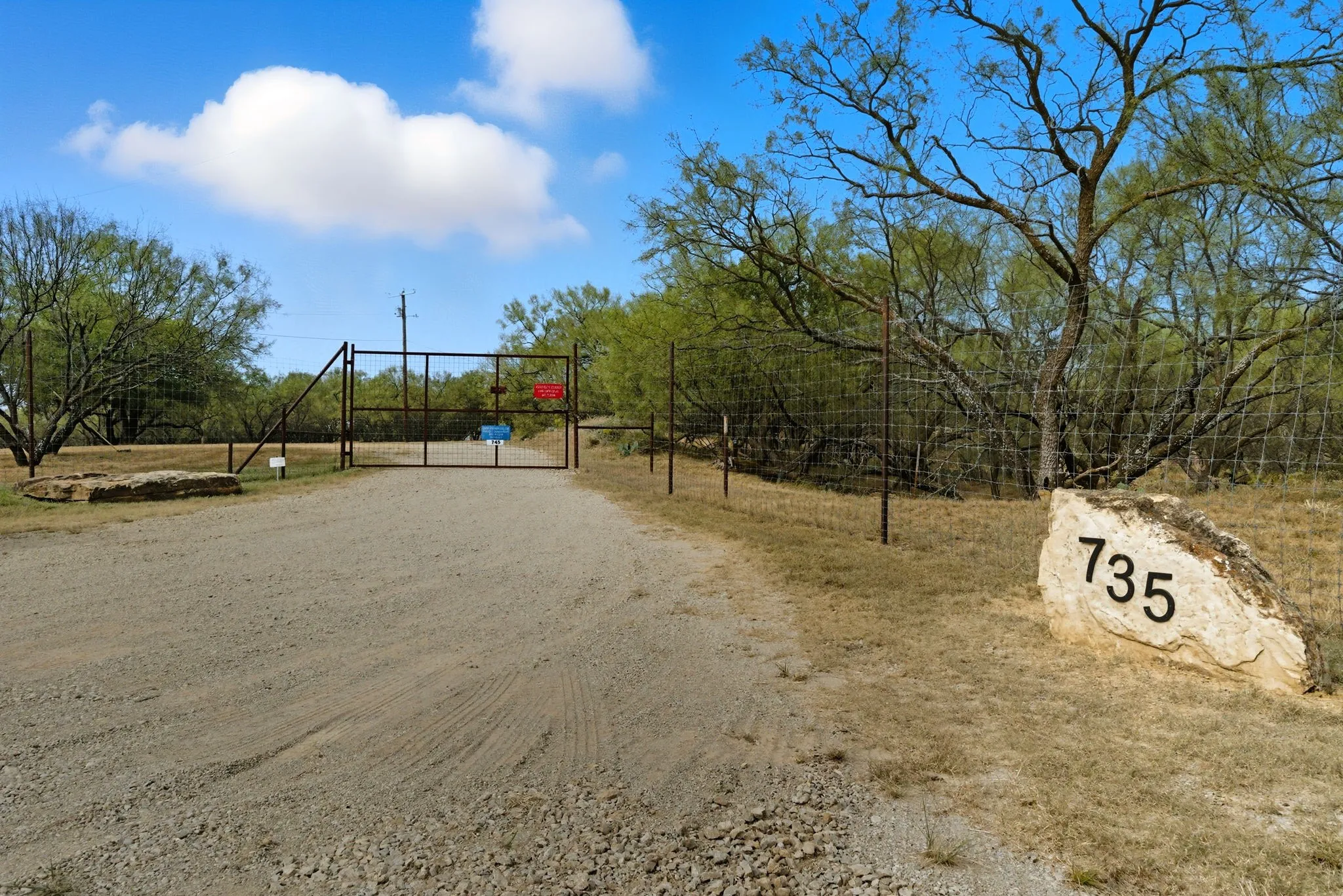 Farm For Sale in Jack County , 735 Gresham Lane, Jacksboro, Texas 76458, 4 Bedroom, 4 Bathroom, 2 Garage spaces, 2,900 Sqft, built in 2015, mls#21087089, Real Estate Agent in Jacksboro, Homes For Sale in Jack county, Homes For Sale in Jacksboro, Realtor in Jacksboro Texas, Real Estate Brokerage Independent Realty Texas, Luminita Cordes Realtor