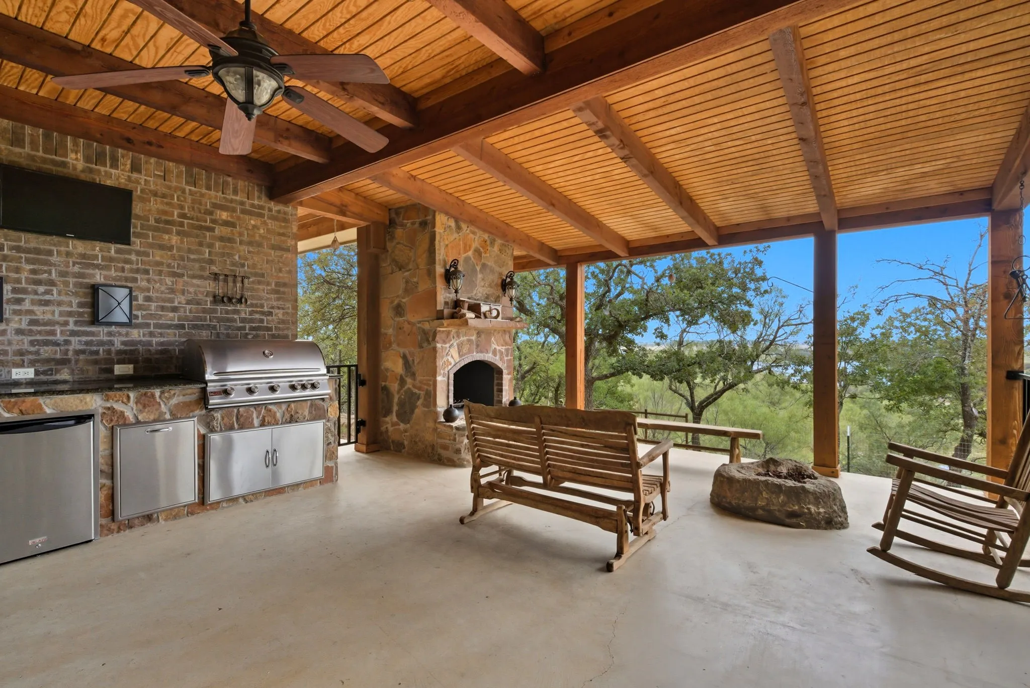 Farm For Sale in Jack County , 735 Gresham Lane, Jacksboro, Texas 76458, 4 Bedroom, 4 Bathroom, 2 Garage spaces, 2,900 Sqft, built in 2015, mls#21087089, Real Estate Agent in Jacksboro, Homes For Sale in Jack county, Homes For Sale in Jacksboro, Realtor in Jacksboro Texas, Real Estate Brokerage Independent Realty Texas, Luminita Cordes Realtor