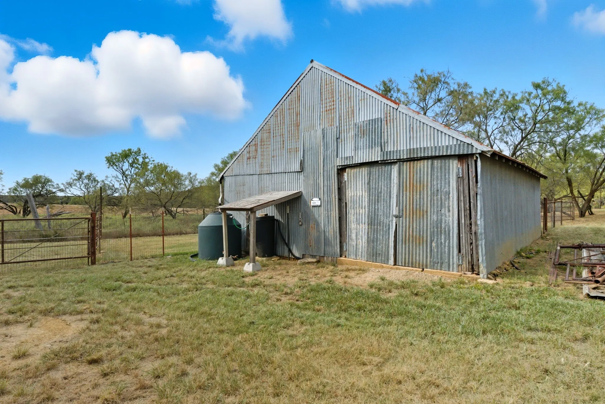 Farm For Sale in Jack County , 735 Gresham Lane, Jacksboro, Texas 76458, 4 Bedroom, 4 Bathroom, 2 Garage spaces, 2,900 Sqft, built in 2015, mls#21087089, Real Estate Agent in Jacksboro, Homes For Sale in Jack county, Homes For Sale in Jacksboro, Realtor in Jacksboro Texas, Real Estate Brokerage Independent Realty Texas, Luminita Cordes Realtor