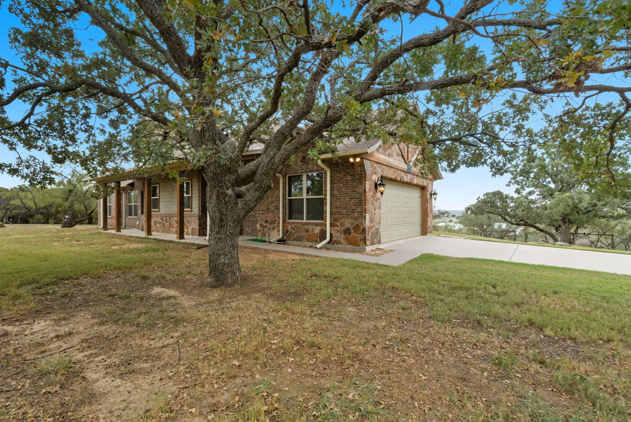 Farm For Sale in Jack County , 735 Gresham Lane, Jacksboro, Texas 76458, 4 Bedroom, 4 Bathroom, 2 Garage spaces, 2,900 Sqft, built in 2015, mls#21087089, Real Estate Agent in Jacksboro, Homes For Sale in Jack county, Homes For Sale in Jacksboro, Realtor in Jacksboro Texas, Real Estate Brokerage Independent Realty Texas, Luminita Cordes Realtor