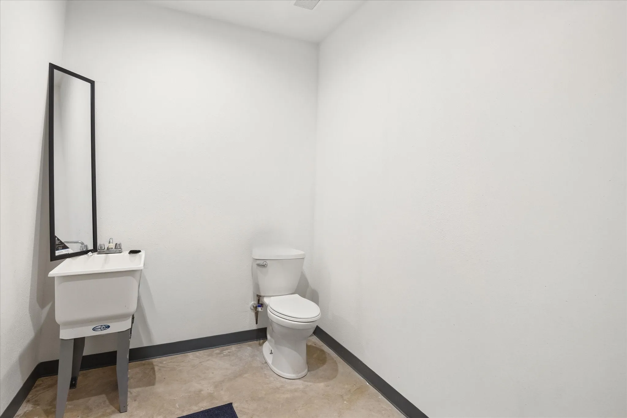 Warehouse For Sale in Hood County , 834 Riley Lane, Tolar, Texas 76476, 0, 0, Garage spaces, 0 Sqft, built in 2017, New Construction - Complete, mls#21086480, Real Estate Agent in Tolar, Homes For Sale in Hood county, Homes For Sale in Tolar, Realtor in Tolar Texas, Real Estate Brokerage Independent Realty Texas, Luminita Cordes Realtor