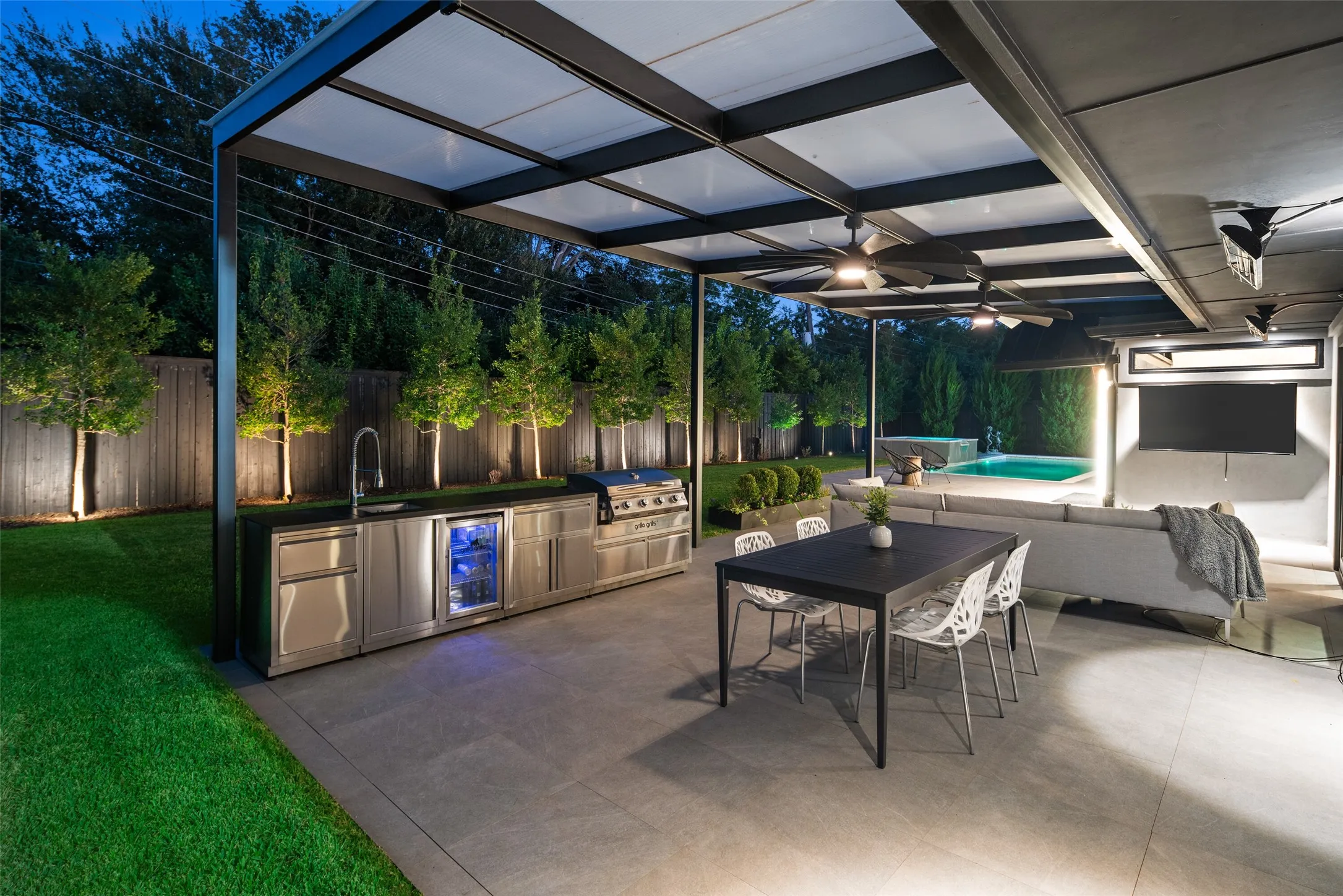 Single Family Residence For Sale in Dallas County , 11348 Valleydale Drive, Dallas, Texas 75230, 5 Bedroom, 5 Bathroom, 2 Garage spaces, 4,325 Sqft, built in 1958, Preowned, mls#21086299, Real Estate Agent in Dallas, Homes For Sale in Dallas county, Homes For Sale in Dallas, Realtor in Dallas Texas, Real Estate Brokerage Independent Realty Texas, Luminita Cordes Realtor