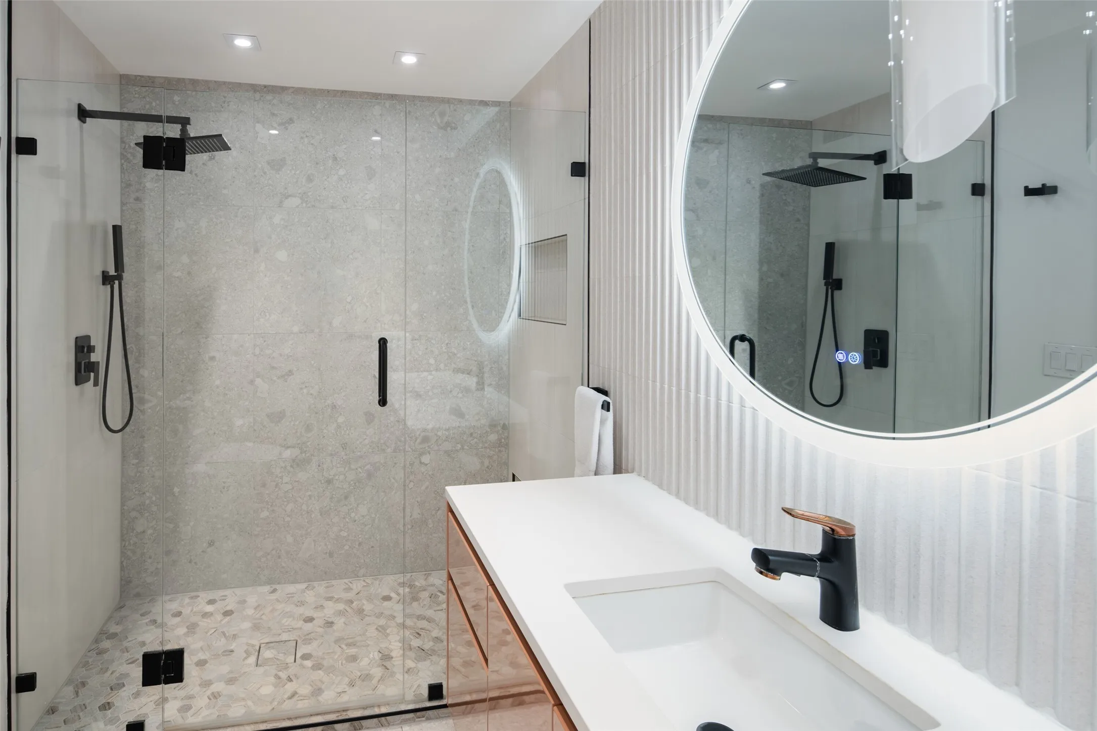 5th bedroom ensuite full bath...