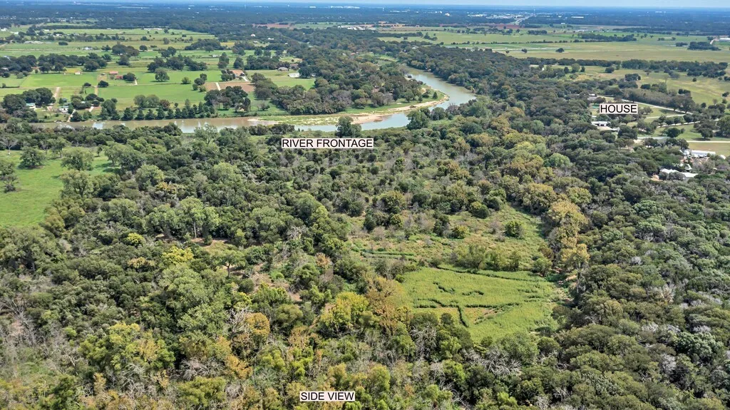 Farm For Sale in Mc Lennan County , 203 River Lane, Waco, Texas 76708, 4 Bedroom, 3 Bathroom, 2 Garage spaces, 2,684 Sqft, built in 1976, Preowned, mls#21071239, Real Estate Agent in Waco, Homes For Sale in Mc Lennan county, Homes For Sale in Waco, Realtor in Waco Texas, Real Estate Brokerage Independent Realty Texas, Luminita Cordes Realtor