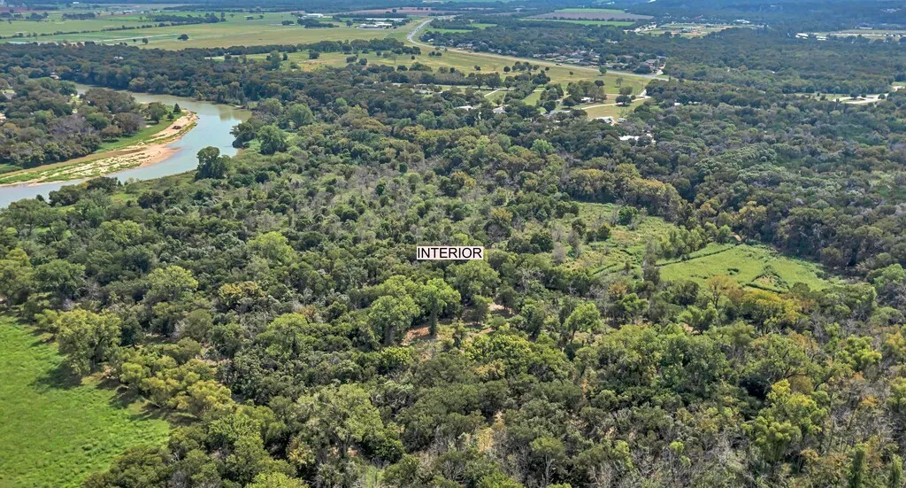 Farm For Sale in Mc Lennan County , 203 River Lane, Waco, Texas 76708, 4 Bedroom, 3 Bathroom, 2 Garage spaces, 2,684 Sqft, built in 1976, Preowned, mls#21071239, Real Estate Agent in Waco, Homes For Sale in Mc Lennan county, Homes For Sale in Waco, Realtor in Waco Texas, Real Estate Brokerage Independent Realty Texas, Luminita Cordes Realtor