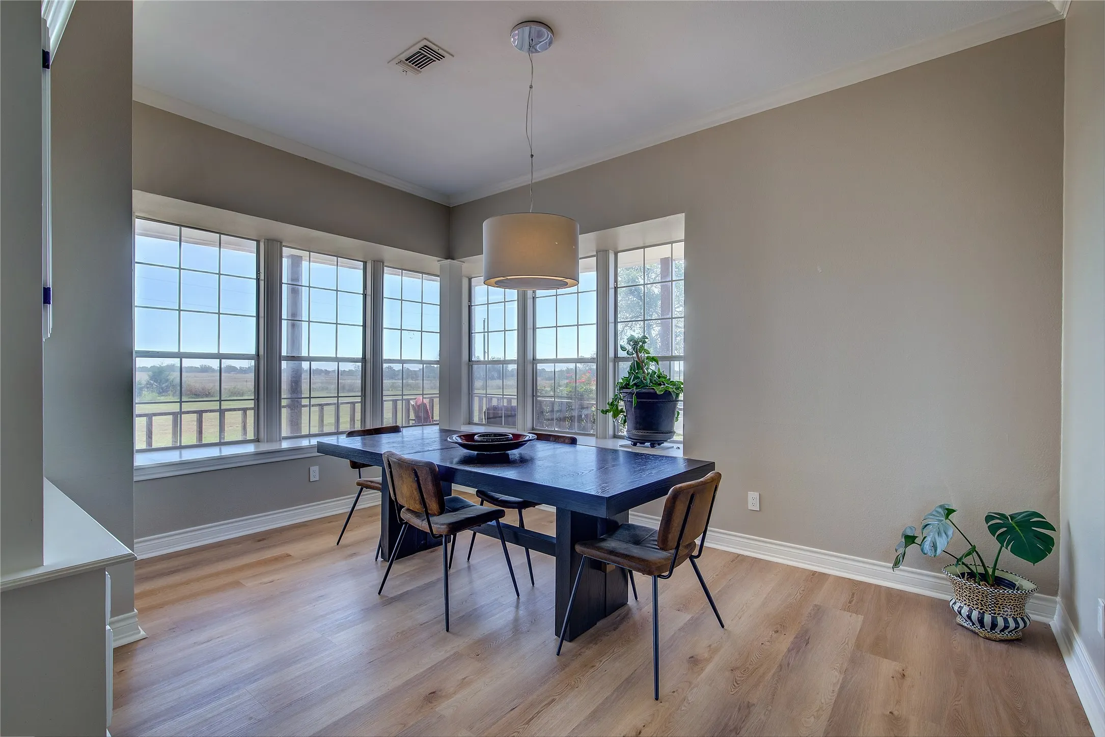 Single Family Residence For Sale in Hopkins County , 3788 County Road 4760, Sulphur Springs, Texas 75482, 5 Bedroom, 6 Bathroom, 2 Garage spaces, 4,546 Sqft, built in 1995, Preowned, mls#21084047, Real Estate Agent in Sulphur Springs, Homes For Sale in Hopkins county, Homes For Sale in Sulphur Springs, Realtor in Sulphur Springs Texas, Real Estate Brokerage Independent Realty Texas, Luminita Cordes Realtor