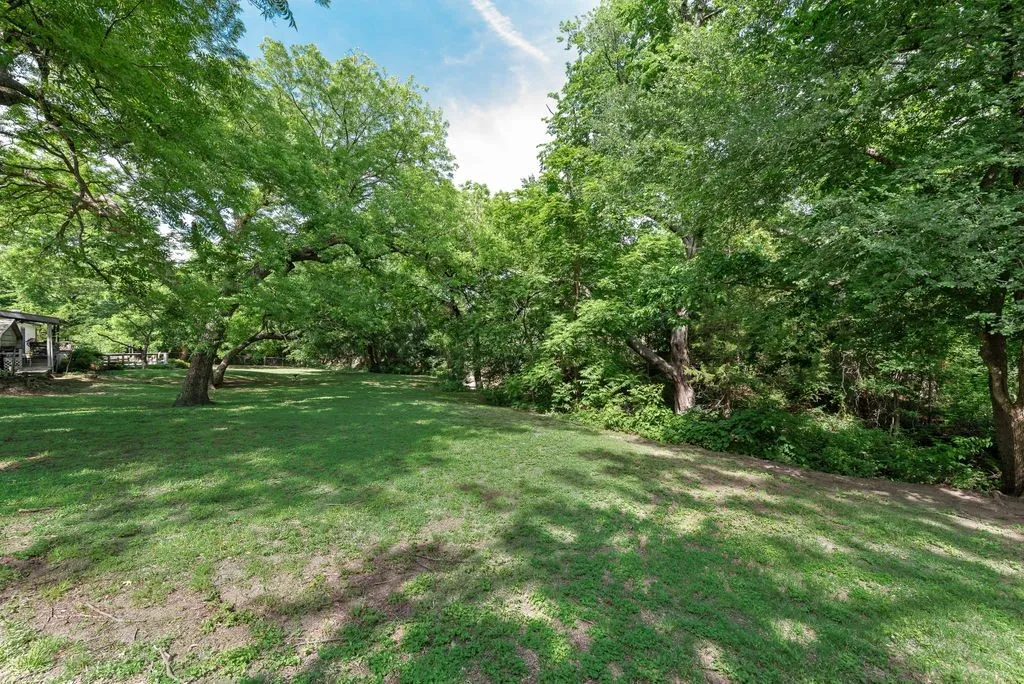 Farm For Sale in Ellis County , 510 N D Ranch Road, Maypearl, Texas 76064, 5 Bedroom, 3 Bathroom, Garage spaces, 1,904 Sqft, built in 1983, mls#21089920, Real Estate Agent in Maypearl, Homes For Sale in Ellis county, Homes For Sale in Maypearl, Realtor in Maypearl Texas, Real Estate Brokerage Independent Realty Texas, Luminita Cordes Realtor